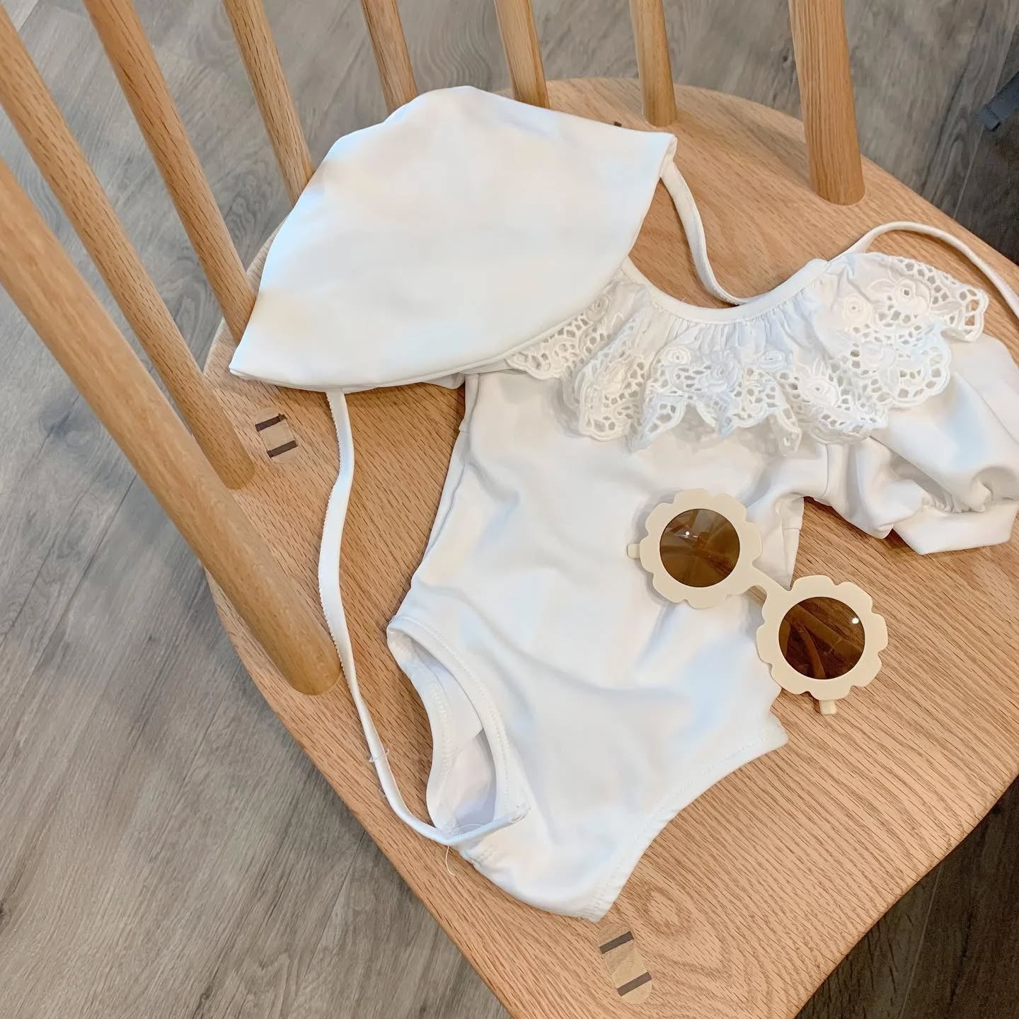 Summer time in the beach!
Discover our swimsuit for mummy and girl!