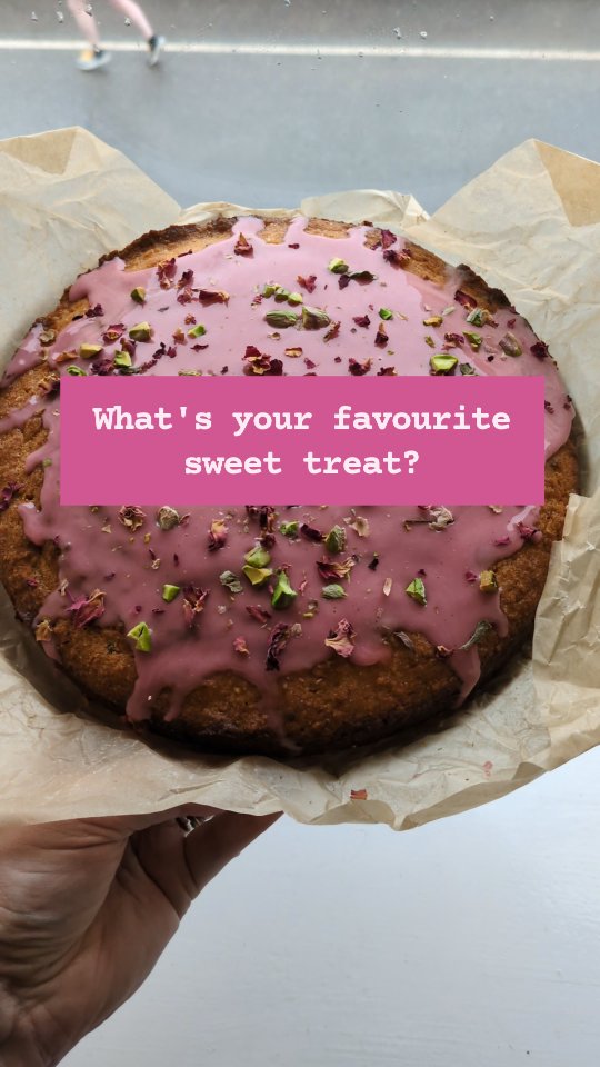 I need to bake for my guests on this Saturday's course in North Ballachulish and am looking for inspiration 🍰🍭🌿... What's your favourite sweet treat?