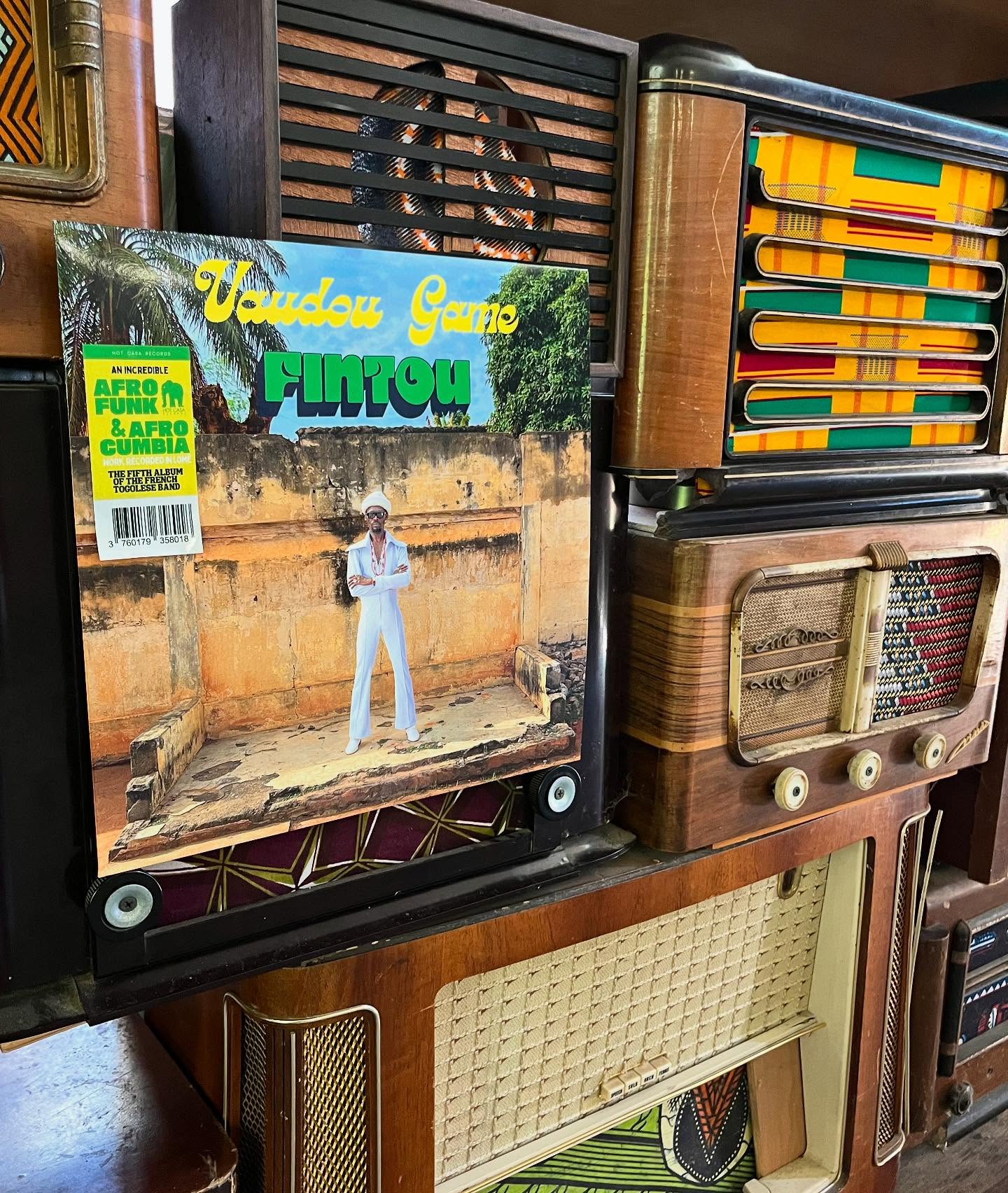 🌴 Vaudou Game - Fintou :
Disque noir en 180g
Pochette simple
Un projet signé @hotcasarecords
Merci pour votre confiance ! 🎼
——
🌴 Vaudou Game - Fintou :
180g black LP
Simple sleeve
A Project by @hotcasarecords
Thanks for your trust ! 🎼