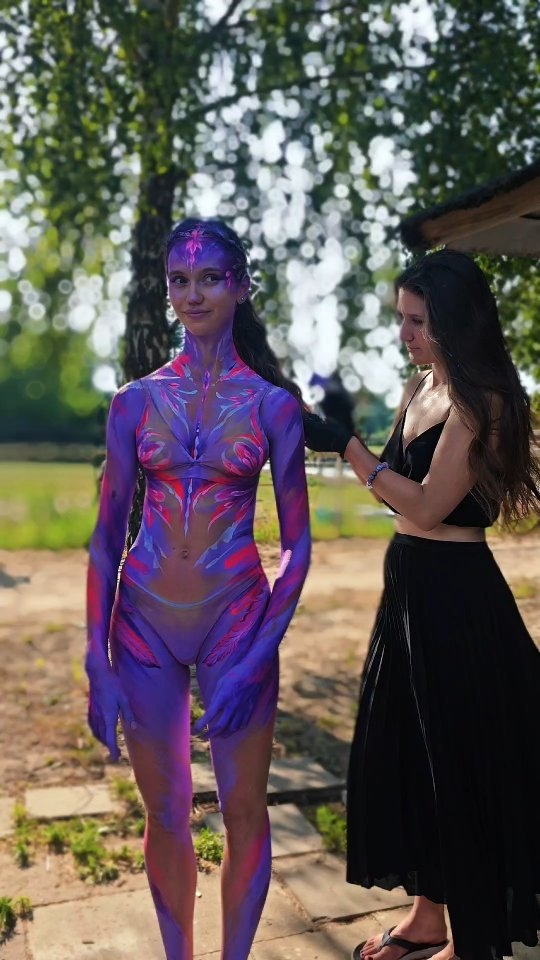 Najbardziej kolorowy spacer w stajni, jaki widziałeś/aś 😍
#bodypainting #malowanieciała #ballet #choreography #art
Współpraca:
@kate_ballet_ @glamour.lacia.bella @chodorowska.fotografia stajnia.lider.lomianki