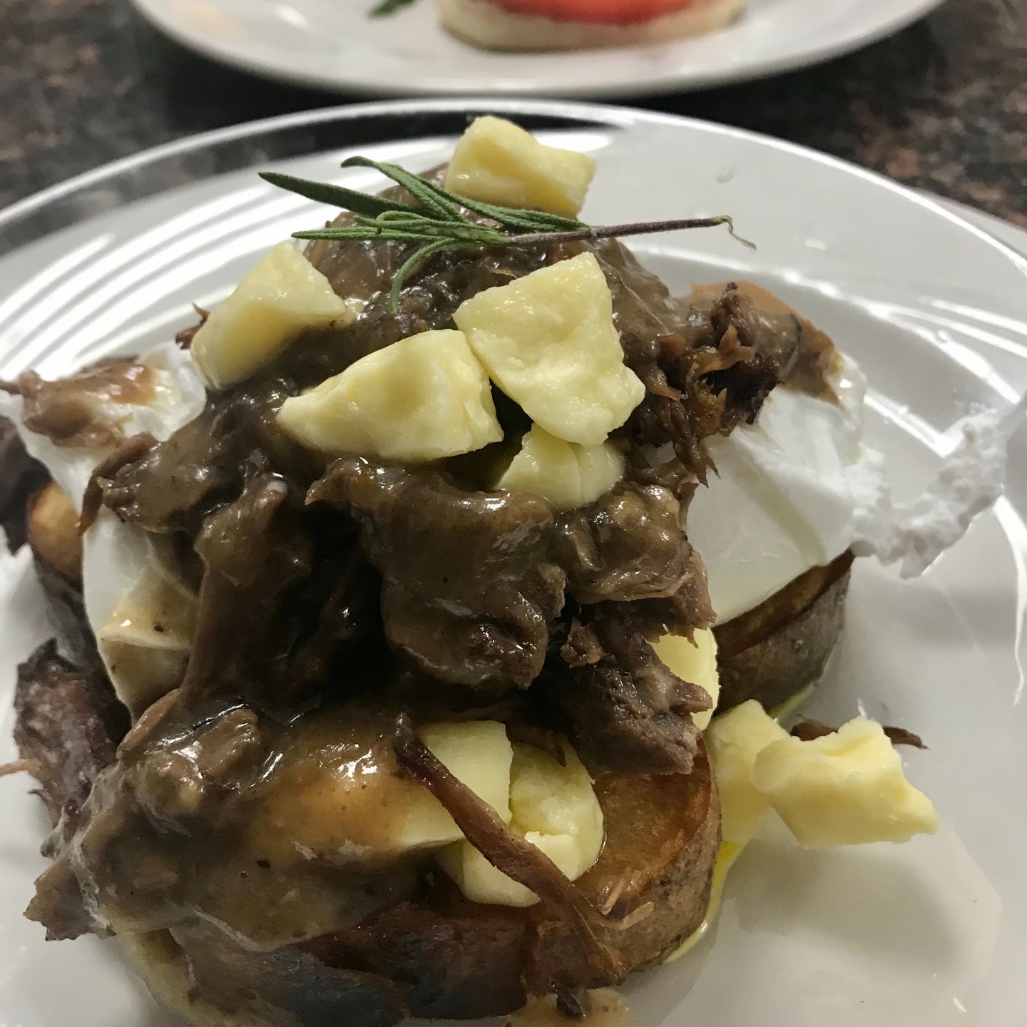 🇨🇦Happy Canada Day! 🇨🇦
In honour of our friends up north we celebrate with breakfast poutine.
#madrivervalley #canadaday #1824house #breakfastpoutine #neighborstothenorth