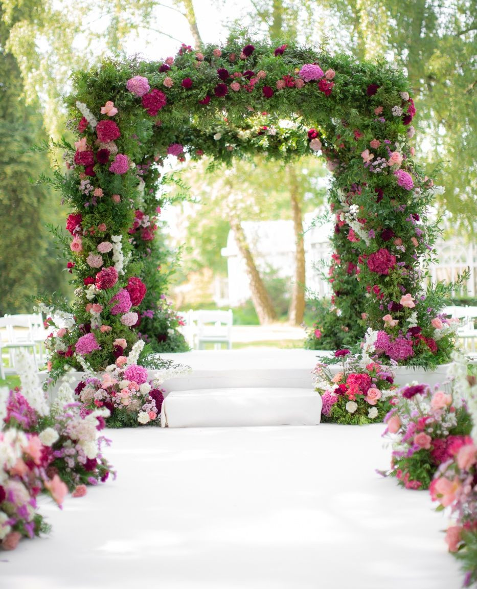 With summer in full swing and exciting weddings and events on the horizon, we’re reminiscing about this stunning colour explosion from @fanny.klingberg & klingbergjohn magical day. 💐💍
We designed a circular ceremony setup so guests could witness their “I do’s” from every angle – creating an intimate, all-around experience full of love, laughter, and vibrant blooms. 🌸💞
Planning, design & florals: @avenievents
Photographer: @cecelinatornberg
Stationery: @elinsartstudio
#SummerWedding #WeddingInspo #ColourfulWedding #WeddingDesign #WeddingPlanning #LuxuryWeddings #LuxuruWeddingPlanning
