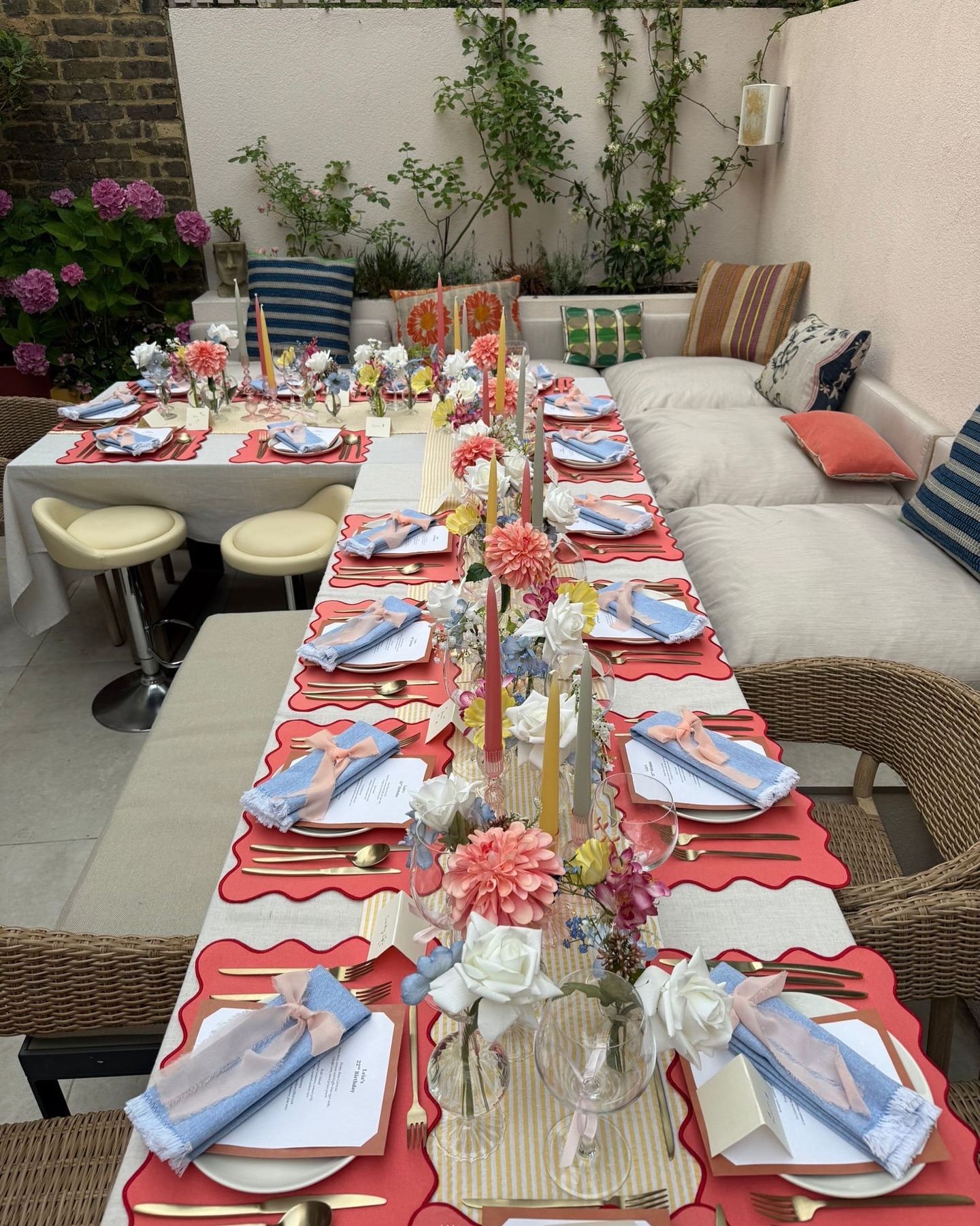 Squiggly mats, soft ribbons, and sunshine ✨🌸☀️
This dreamy 22nd birthday tablescape was full of colour and character — but also came with a styling plot twist! (Read previous post for details) When we arrived we didn’t know the set up would be outside (otherwise we would have planned differently).
We do the stressing before the event, at the event and post event so you don’t have to! 😊
#BehindTheScenesStyling #EventStylingLife #TablescapeInspo #RealEventStyling #PartyTableIdeas #CushteLondon #TableDesignJourney #CreativeTablescapes #TablescapeChallenges #BirthdayStyling #EventDesignersUK #TabletopDecor #StylistsOfInstagram #DesignInProgress #TablescapeStory
#tablescaping
#everythingisCushte