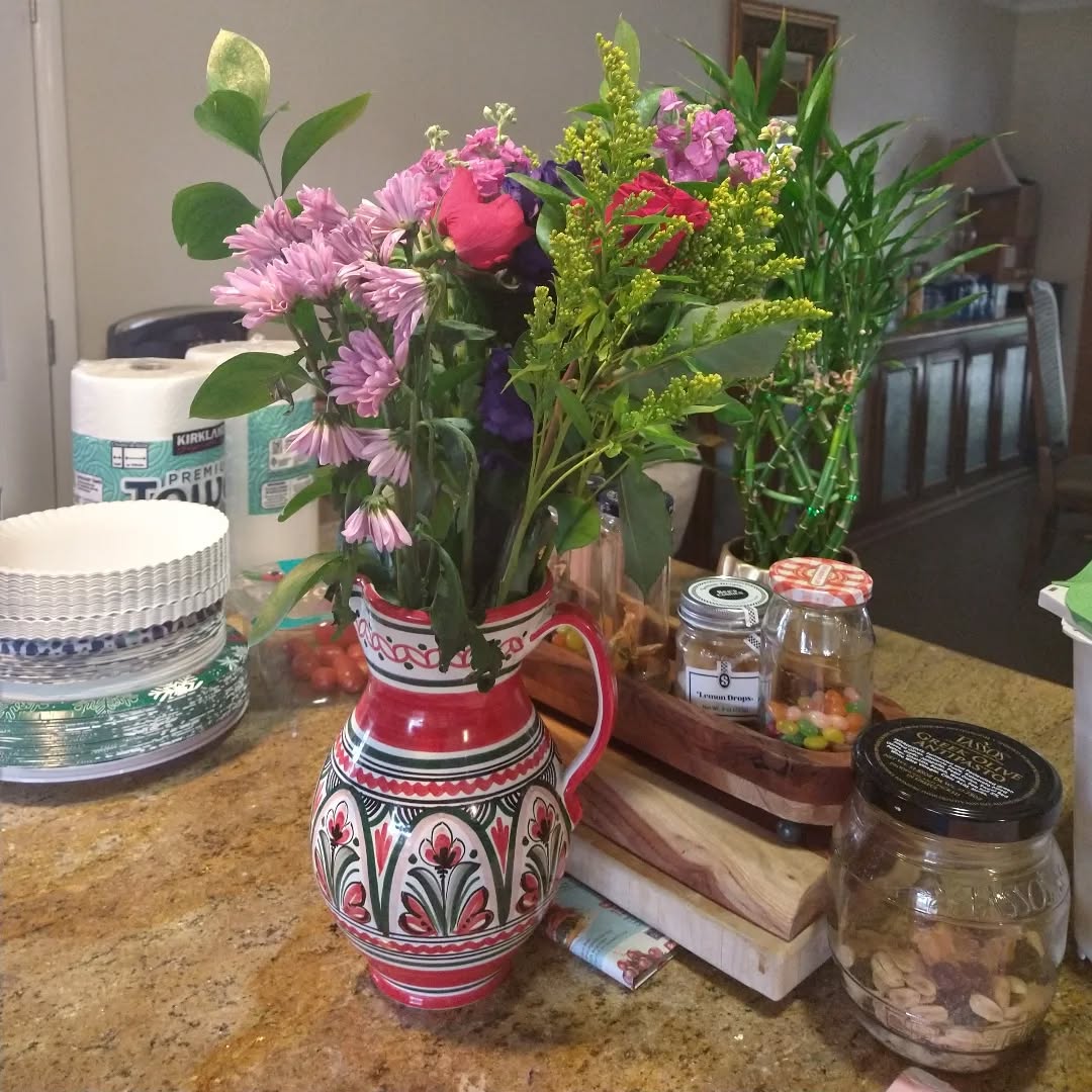 My beautiful flowers given to me by my awesome cuz Claire, Matt and beautiful niece Mya on closing night. Thanks for coming!!! It means so much to me 🥰💞