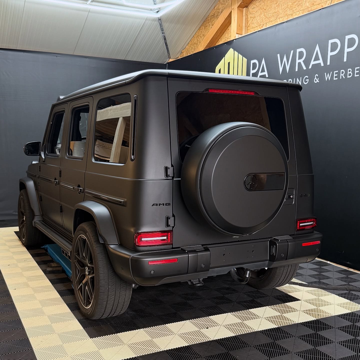 G63 AMG ❤️
. .
#pawrapping #carwrapping #carwrap #wrapping #wrapped #paintisdead #foliert #folierung #wrappedcars #wrappcar #mercedesbenz #benz #gklasse #gclass #classiccars #mercedesg #badwaldsee #ravensburg #biberach #ulm #reel #reelsviral #g63 #g63amg