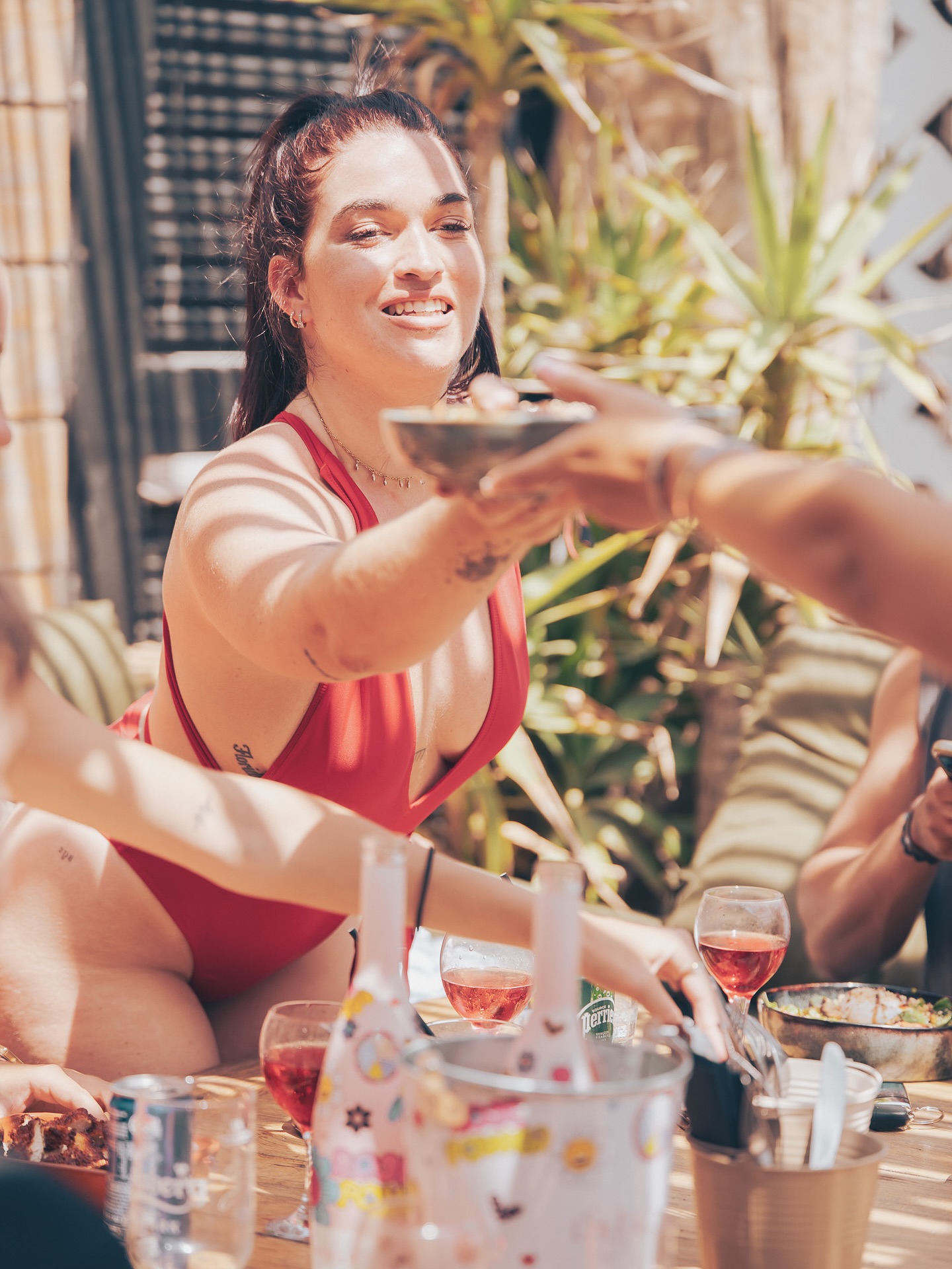 Moment de partage, soleil & saveurs ☀️
Au Nbc, la table devient un vrai terrain de complicité.
On savoure l’instant autour d’une restauration de qualité,
à base de produits frais et de plats faits maison, c’est aussi ça, l’expérience NBC.
📍 Service non-stop midi & soir
🍹 Restauration, chill & ambiance en bord de mer
#NaudoBeachClub #NBC #NaudoCanet #RestoPlage #Partage #SummerVibes #TapasTime #BeachMood #RoséEtSoleil @canetenroussillon