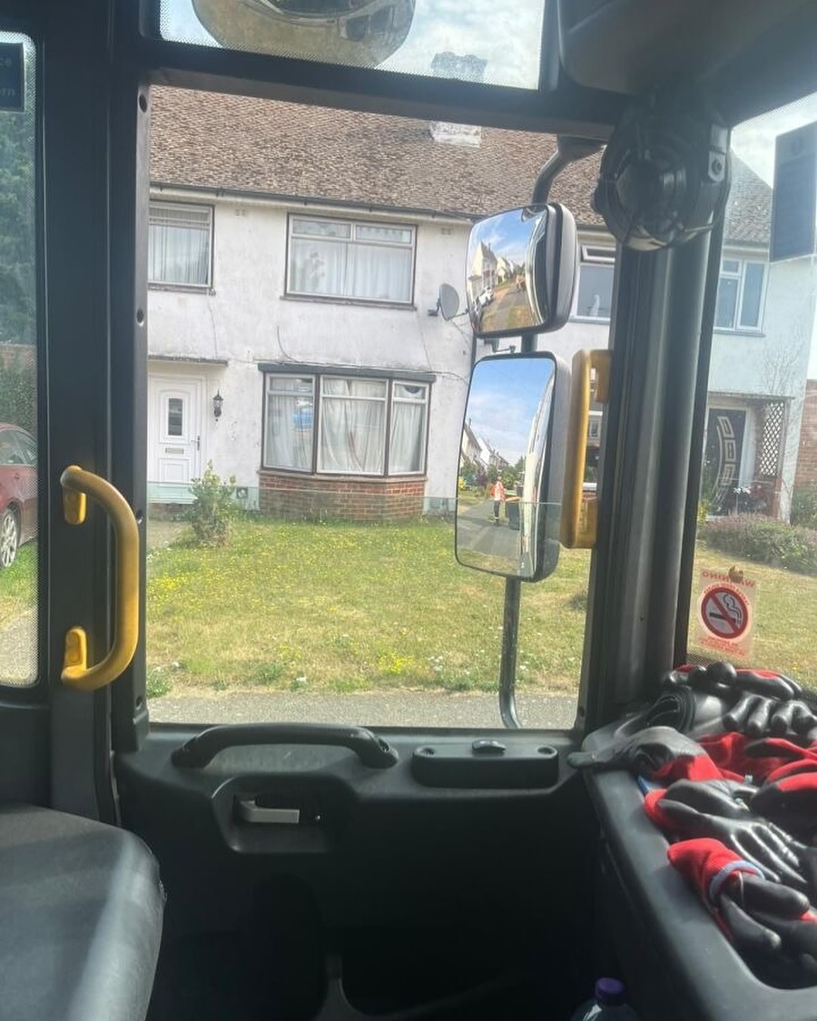 One of our top hunters is a binman. He knows who’s bin is never out on bin day!