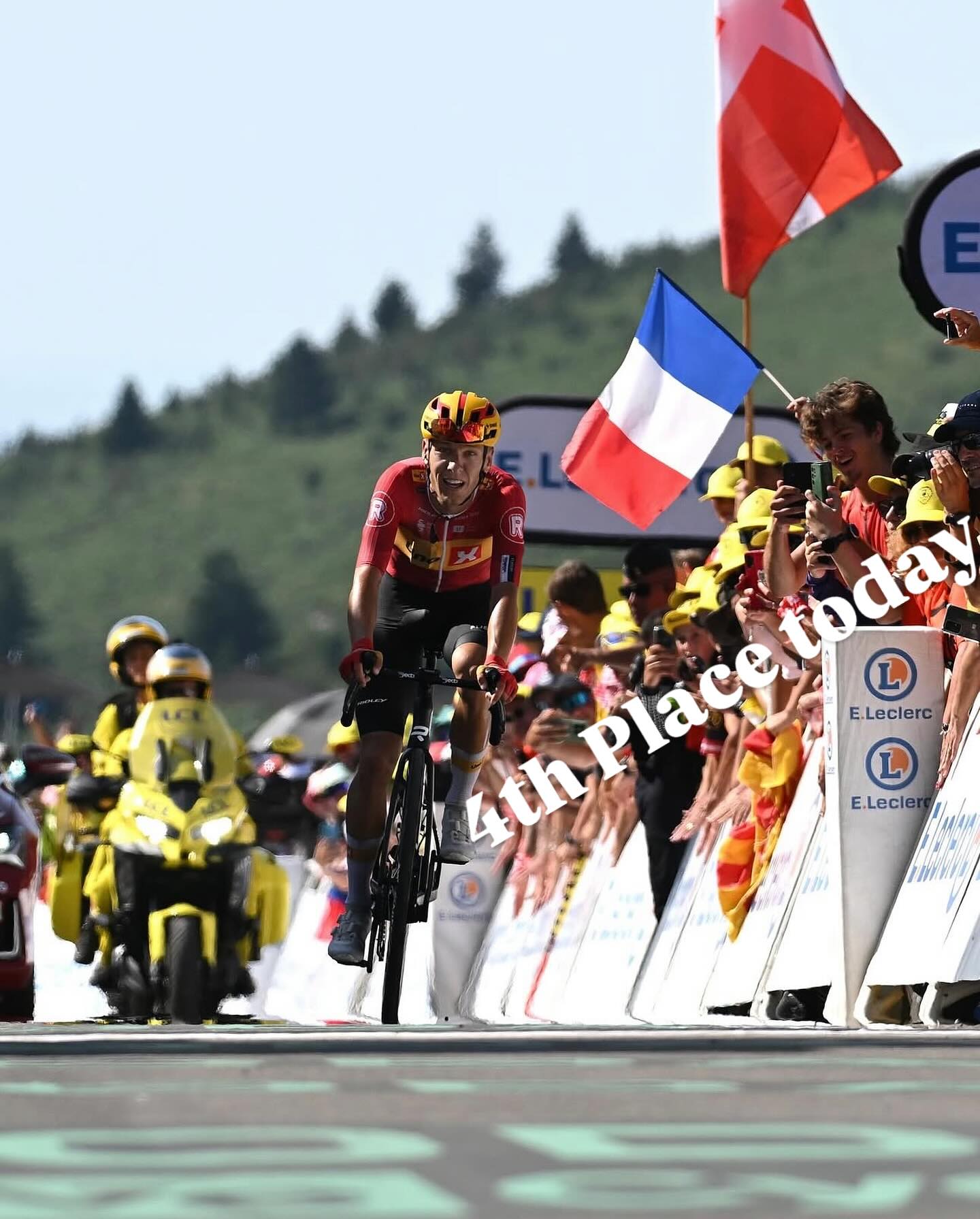 Another crazy day with @unoxteam @letourdefrance with @tobias_johannessen finishing in a remarkable 4th place on the Hautocam mountain in the Pyrinees. Another inspiring performance from our UnoX team #nevergiveup #dundalkosteopathyclinic #dundalkosteopath #dundalkosteo #dundalksportsmedicine #tdf25 #procycling