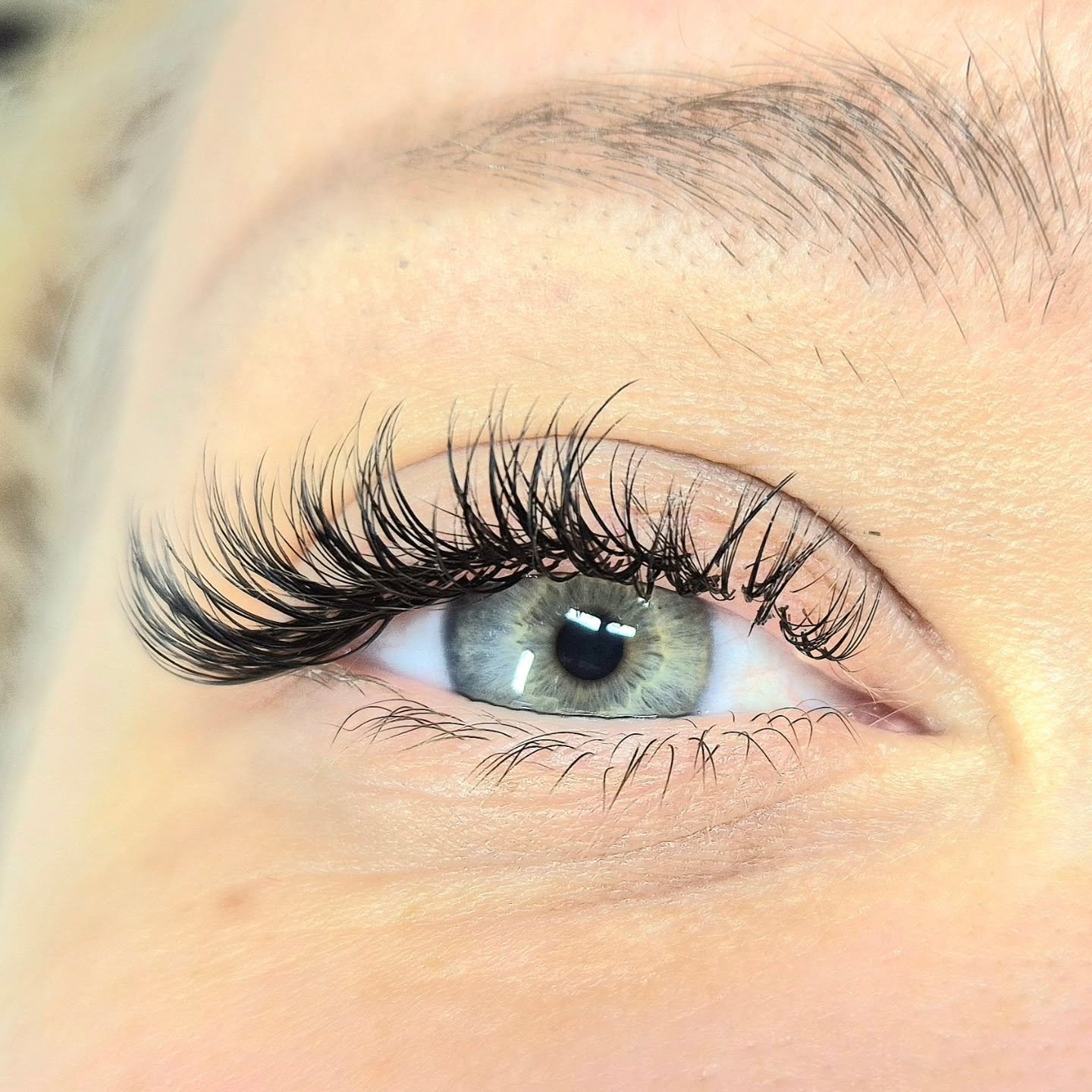 Wet lashes effect.. Mascara effect.#volumelashes #vippeekstensions #eyelashextensionsoslo #oslovipper #volumvipperoslo #vippeextensionsoslo #vipperextensions #vipperoslo #oslovipper #vipper #beautyoslo #vipperoslo #vipperartist#vipperfrogner #classiclashesextensions #eyelashdesign #vipperskøyen #vippermajorstuen #våtevipper #wetlasheseffectoslo#vippeløftoslo #eyelinereffectoslo# eyeshadoweffect #whispylashes#mixvipperoslo#hybridvipperoslo#