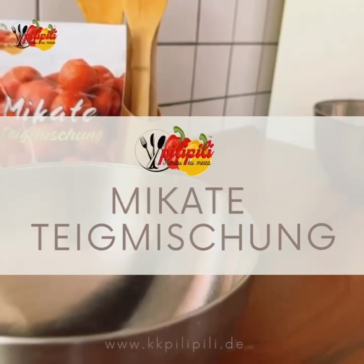 🎬 Pili Pili Kitchen Moments – Woche 1 startet!
Heute zeigen wir dir, wie du unsere Mikate-Teigmischung ganz einfach zubereitest – Step by Step.
Kein Rätselraten, kein Aufwand – nur echtes Home-Feeling & Genuss!
✨ In den nächsten Folgen erfährst du, was du sonst noch alles mit dem Teig machen kannst – bleib dran!
👇 Wie genießt du Mikate am liebsten? Schreib’s in die Kommentare!
#KKPDPKitchenMoments #MikateTeig #PiliPiliKitchen #EinfachKochen #FoodStepByStep #MikateLiebe #Teigmischung #HomeMadeVibes #KochenMitLiebe #FoodTokDE #InstaKitchen #FluffigLecker #AfroKitchenStyle