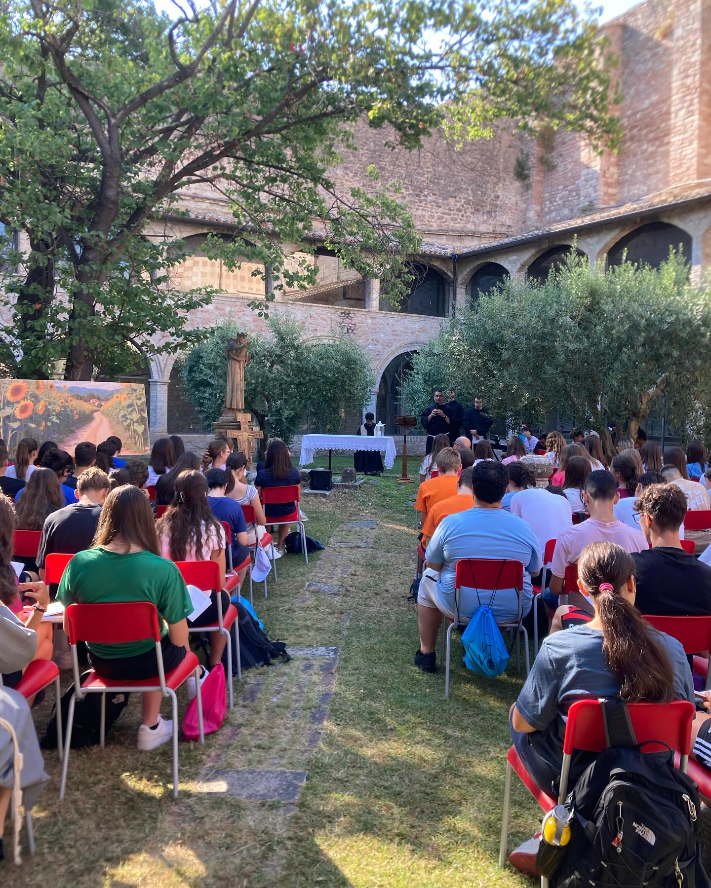 3^settimana del campo di spiritualità per adolescenti ad Assisi con i nostri ragazzi della parrocchia Sant’Antonio di San Benedetto del Tronto! @giovaniversoassisi @parrocchiasantantoniosbt 3^settimana del campo di spiritualità per adolescenti ad Assisi con i nostri ragazzi della parrocchia Sant’Antonio di San Benedetto del Tronto! @giovaniversoassisi @parrocchiasantantoniosbt