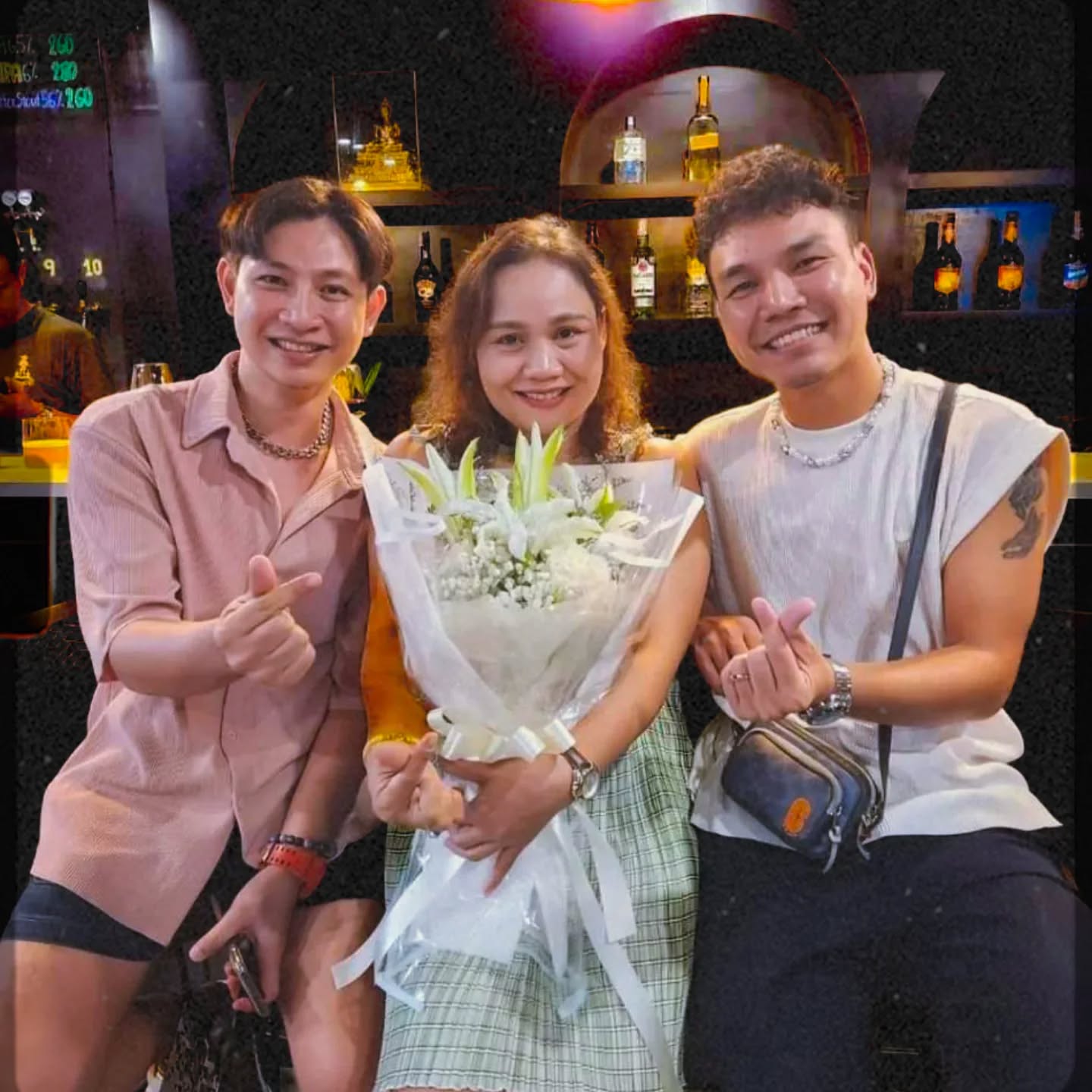 Happy birthday Nun! 🥳
#craftbeerthailand #thaicraftbeer #bangkoktrip #craftbeer #craftbeerbar #BangkokBar #BangkokNightlife #bangkok #อร่อย #คราฟต์เบียร์ไทย #คนรักเบียร์ #สเต็ก