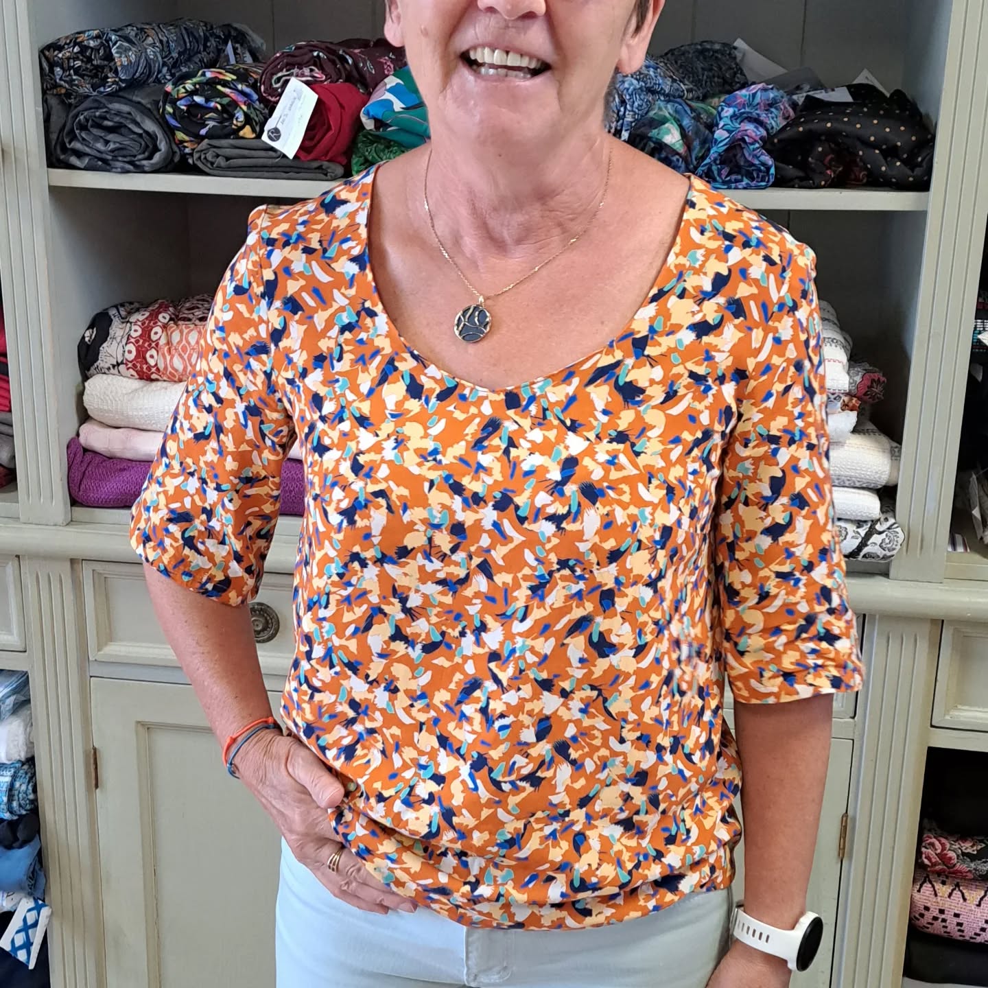 Caroline ravissante dans ce chemisier en viscose imprimé de chez @lescreativesdinan
Félicitations pour sa 1ère réalisation dans cette qualité 👍