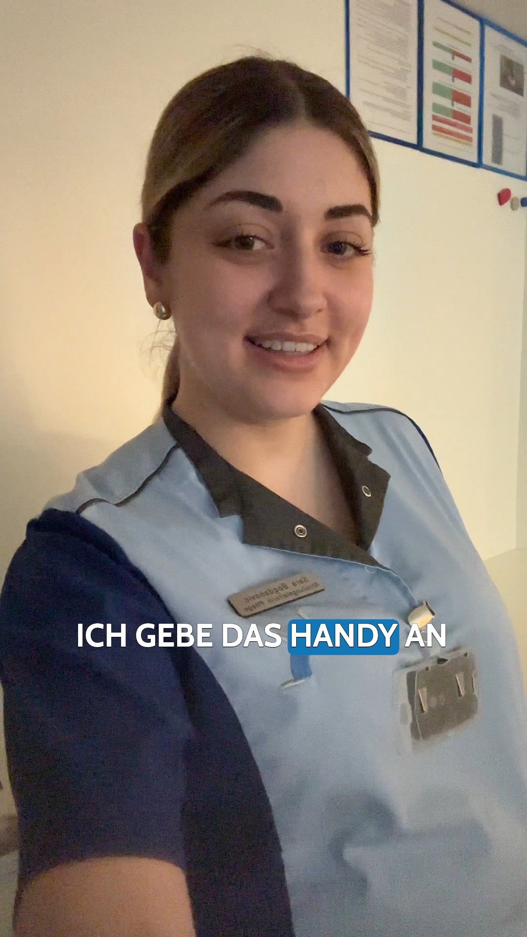 1 Handy. 1 Team. Und jede Menge Chaos, Spass & ehrliche Antworten 😎📱 #Alterszentrum #oberemuehle #TeamVibes #ichgebedashandyweiter