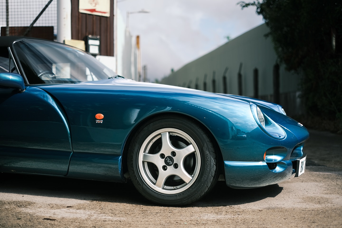 ⭐For Sale⭐
2002 TVR Chimaera
Price: 398,000 HKD
𝑯𝒊𝒈𝒉𝒍𝒊𝒈𝒉𝒕:
* Full Service Records History ✅
* Total 5,256 produced from 1992-2003 ✅
* Facelift Model with High Compression Engine option ✅
* New Coolant System ✅
* Special Ash Green Colour Paint Code ✅
Model: TVR Chimaera
Year: 2002
Engine: 3,950cc V8 279ps
Gearbox: 5 Speed Manual
Colour: Ash Green
Mileage: 43,621 km (Indicated)
—————————————————————————————
我地提供多元化服務:
- 汽車進口/ 出口服務(Import /Export Service)⛴
- 本地Classic Car 買賣 (Classic Car Trading)🚘
- 汽車寄存服務(Vehicle Storage Service)🫙
- 保養維修服務 (Vehicle Maintenance Service)🔧
- 汽車美容服務 (Vehicle Detailing) 🧼
- 攝影拍攝汽車租借服務 (Photograph / Shooting Vehicle Rental Service) 🎥
Car in Life Shop Address:
https://maps.app.goo.gl/GhaCM7zPFChhpvAi9?g_st=ic
Contact: +852 63840334