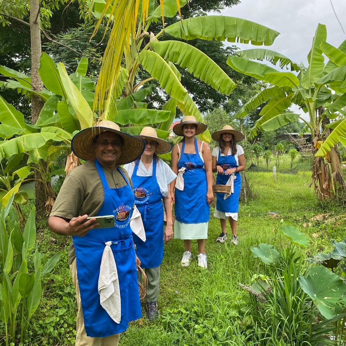 Surrounded by green
Organic farm tour with Chef Perm 🌾
#thebestthaicookingcourse #chiangmai #thailand