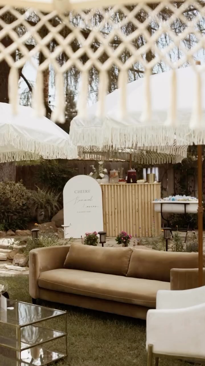 We’re finally coming up for air from an incredible spring season so we’ll just have these pretty little lounges right here for your summer & fall event planning 👏🏼 #stockroompicks thank you @simplyprintgoods for the reel inspo!