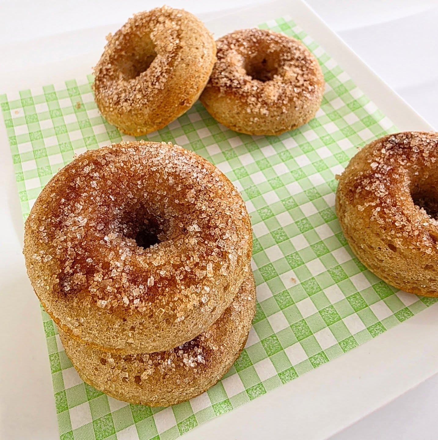 Cinnamon sugar baked donuts 🍩
🇬🇧 Golden, soft, and coated in cinnamon sugar — these baked donuts are a cozy classic you’ll fall in love with! Freshly made, light, and perfect with a cup of coffee. Who’s in for a bite? 🍩✨
🇳🇱 Goudbruin, zacht en omhuld met kaneelsuiker — deze gebakken donuts zijn een heerlijke klassieker waar je van gaat houden! Vers gemaakt, licht en perfect bij een kopje koffie. Wie wil er een hapje? 🍩✨
.
.
.
.
.
#donuts #bakeddonuts #cinnamon #sugar #bakery #bakewithme #hoekschewaard #strijen