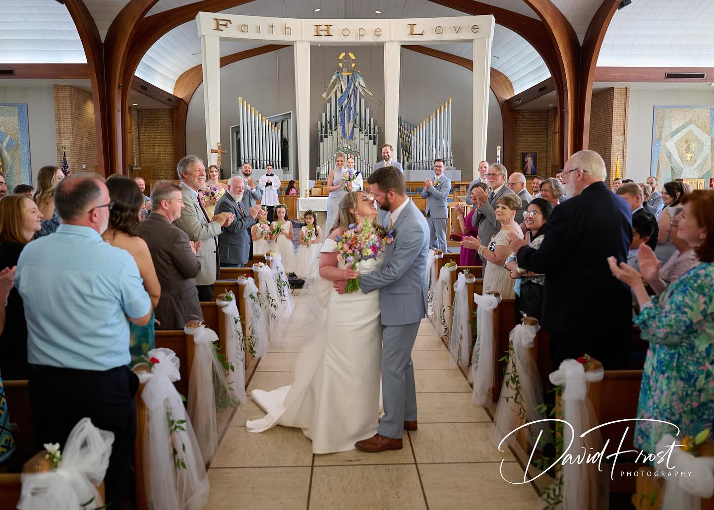 A beautiful moment in a beautiful church. Congratulations Sarah & Nick! 👰🏼♂️❤️ 🤵🏻
📸 www.davidfrostphoto.com
💒 Venue: @earlyworksfam
🎤 Band: @flashbacksshowband
👨🍳 Catering: @bubbassilverspooncatering
#weddingphotography #alabamaweddingphotographer #birminghamweddingphotographer #huntsvilleweddingphotographer #huntsvilleweddings #birminghamwedding #birminghambride #nashvilleweddingphotographer #nashvilleweddingphotography #huntsvillewedding #huntsvillebride #modernbride #profotob10 #profotousa #nikonphotography #nikon #nikonz9 #profotoglobal #huntsvillealabama #huntsvilleal #beautifulbride