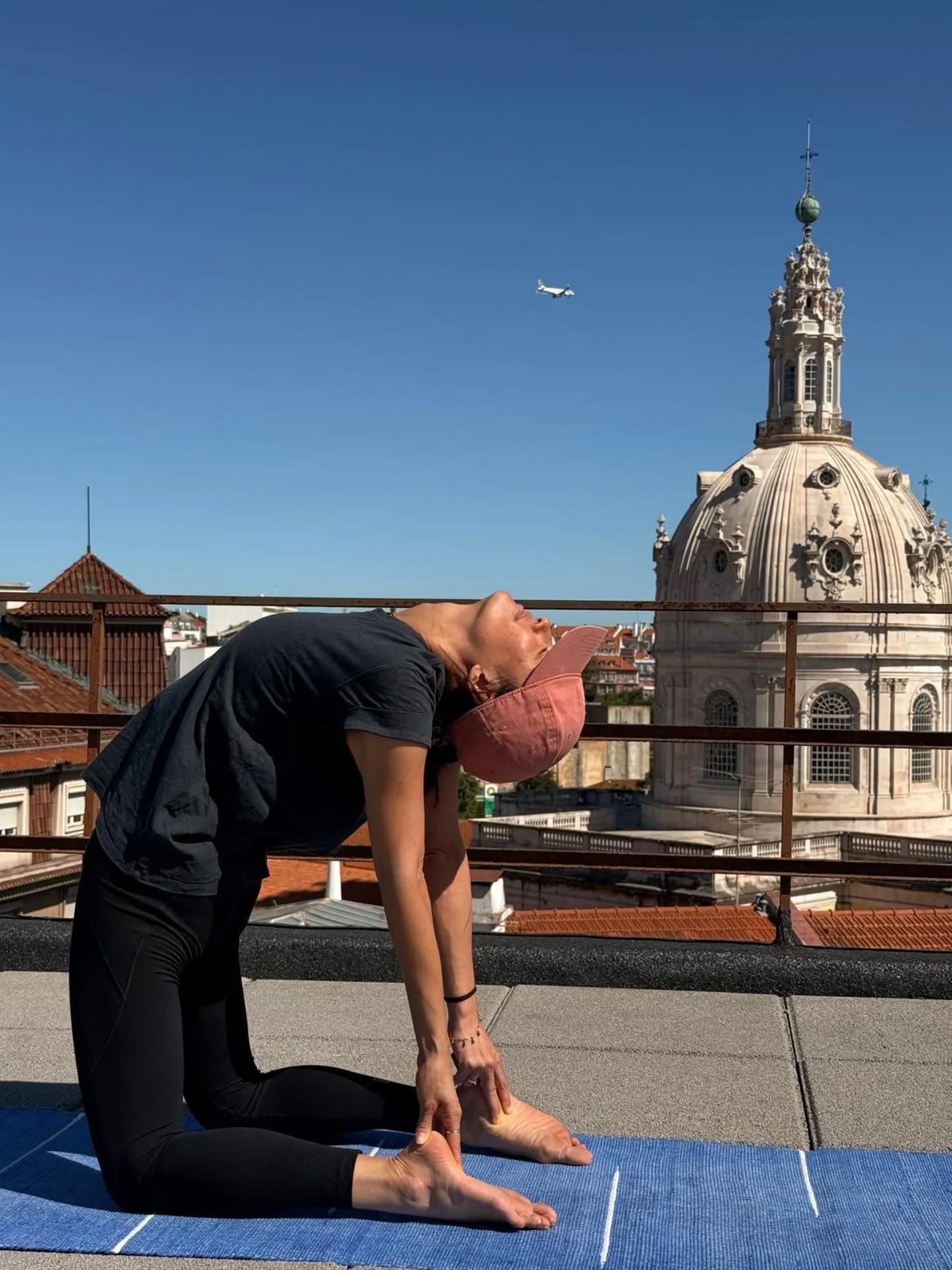 June was filled with long weekends, celebrations and fiery energy… both around us and within. The intense summer heat is still lingering in the air. 🔥🥵
With so much uncertainty and unrest in the world, I felt waves of anxiety rise too. But coming back to my practice really helped me reconnect with that quiet strength and steady confidence we all carry inside.
In that space, I found comfort in the simplest things: a shared laugh, dancing, a run in nature, just witnessing the beauty out there.💛
Moments of joy & connection - this is how I keep showing up, even when the world feels heavy. ✨
@linebc.yoga
@goncaloroquette
@hortensejessua_studio
@ralphbeaubrundanceclasses
@toksi
@dcbyflorenceduarte
@gabriellabeltramee
@justine.philbert