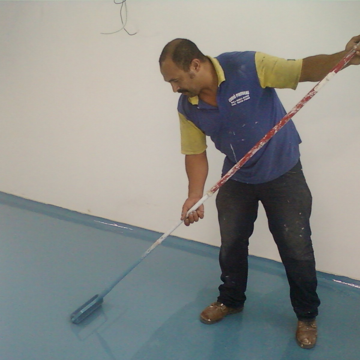 🏥 Seu consultório, clínica ou laboratório está pronto para atender às exigências da Anvisa?
O piso autonivelante epóxi com rodapé abaulado é a solução ideal para ambientes que exigem máxima assepsia e higiene.
✔️ Sem emendas
✔️ Fácil de limpar
✔️ Resistente a produtos químicos
✔️ Aplicação conforme a RDC 50 da ANVISA
✔️ Norma NBR 14050 de qualidade técnica
Somos especialistas em acabamento hospitalar e rodapé abaulado.
Seu projeto merece segurança, estética e desempenho.
📞 Solicite um orçamento com a ABC Epóxi!
#PisoEpoxi #RodapéAbaulado #Assepsia #PisoParaConsultório #PisoParaHospital #RDC50 #NBR14050 #PisoAutonivelante #ClinicaSegura #HigieneHospitalar