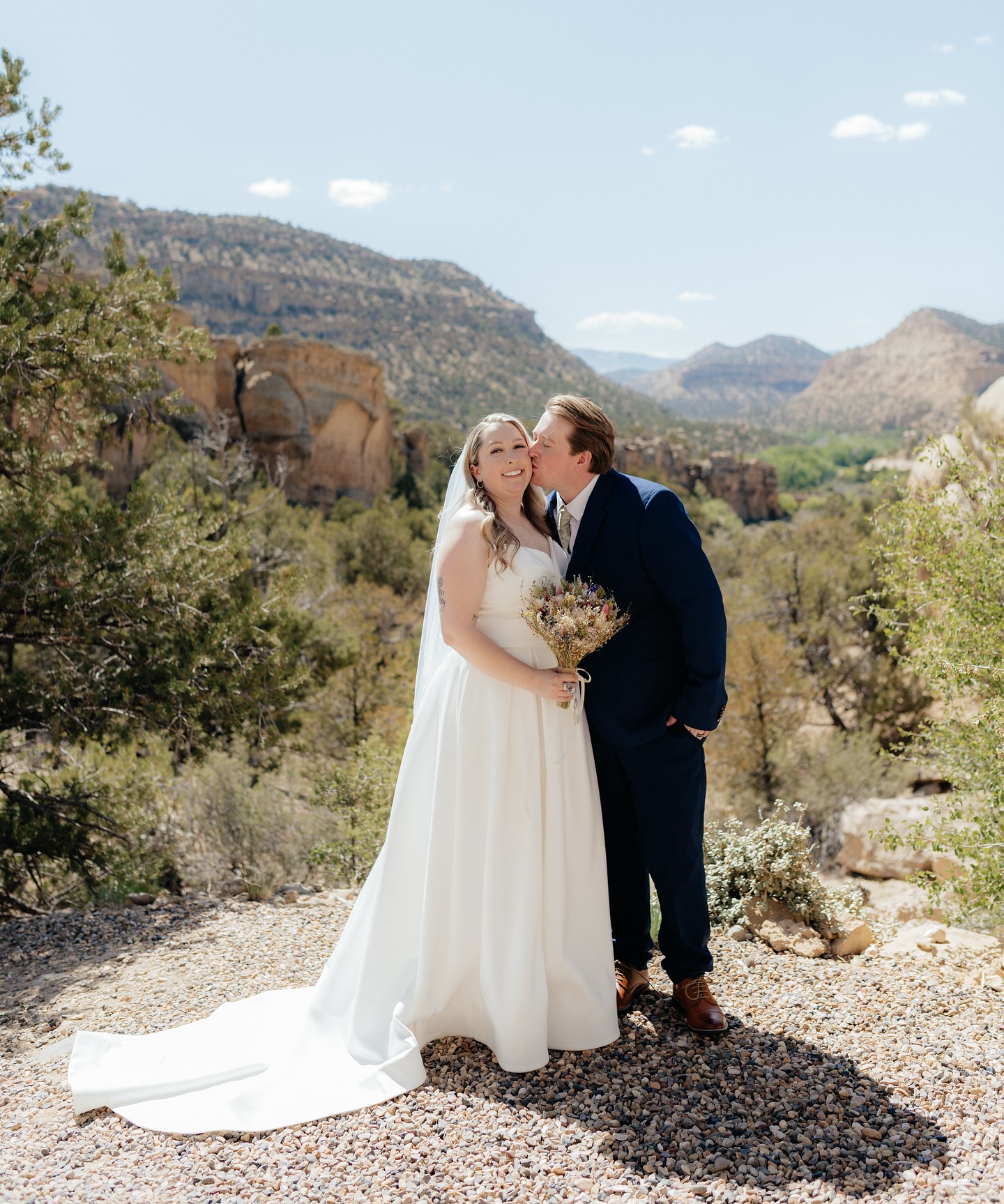 ✨The Boman’s✨
#saltlakecityphotographer #loveandwildhearts #saltlakecityelopement #northernutahphotographer #utahisbeautiful #utahunique #saltlakecity #visualambassadors #utahphotography #utahweddings #posepatch #utahisrad