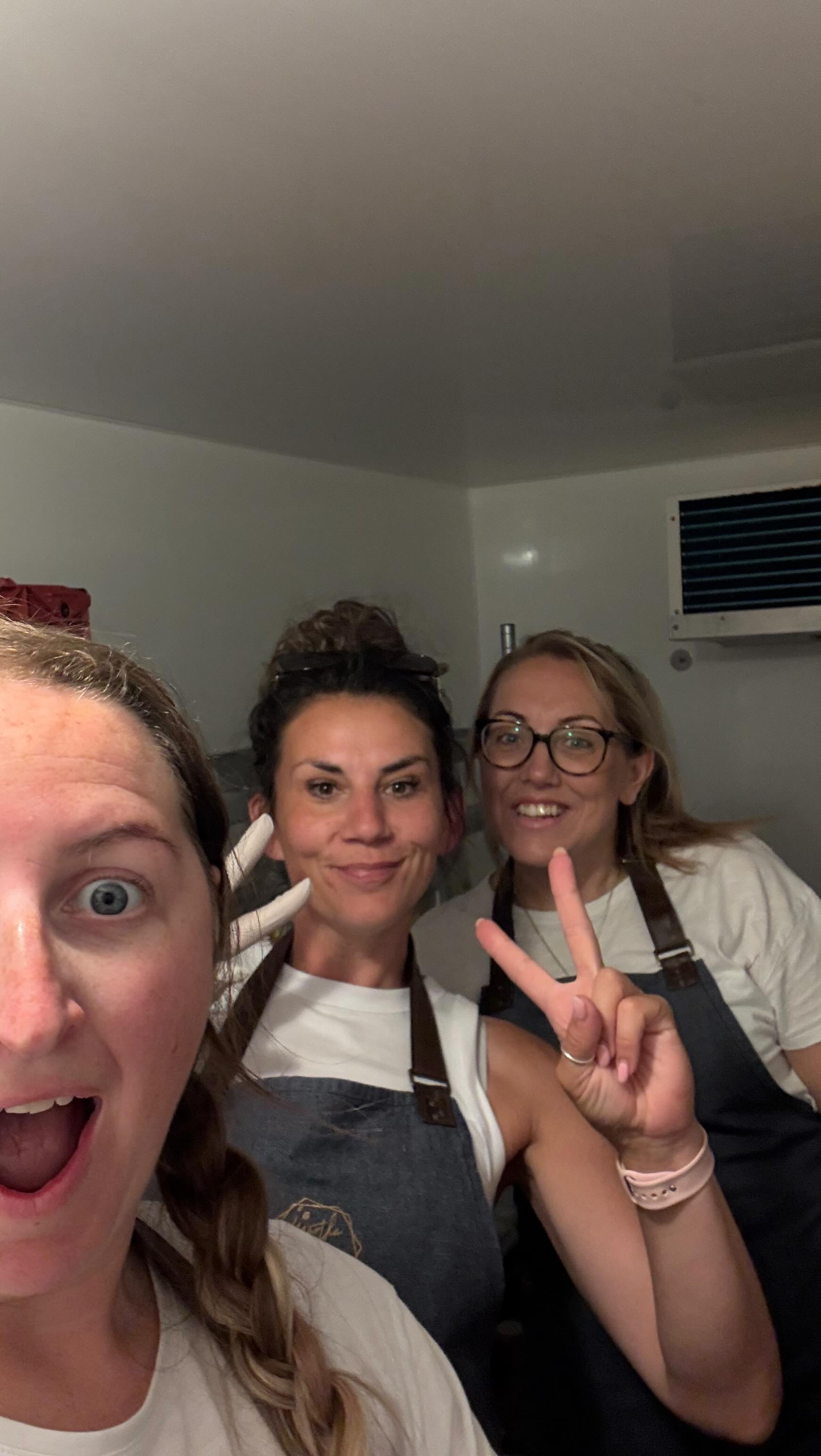 MELISSA & SEB 💖🫏💖
A wedding vibe so beautiful you could almost see the love flying around in the sky.
Probaly the hottest wedding to date but we smashed out canapés and a multiple choice main menu followed by an ice bucket over our heads and a staff meeting in the fridge trailer!
So much love for the donkeys 🫏🫏💖
#marthahollis #hampshire #winchester #catering #food #wedding #caterer #weddingday #love #ido #donkeys #weddingdonkeys #vibes #congratulations