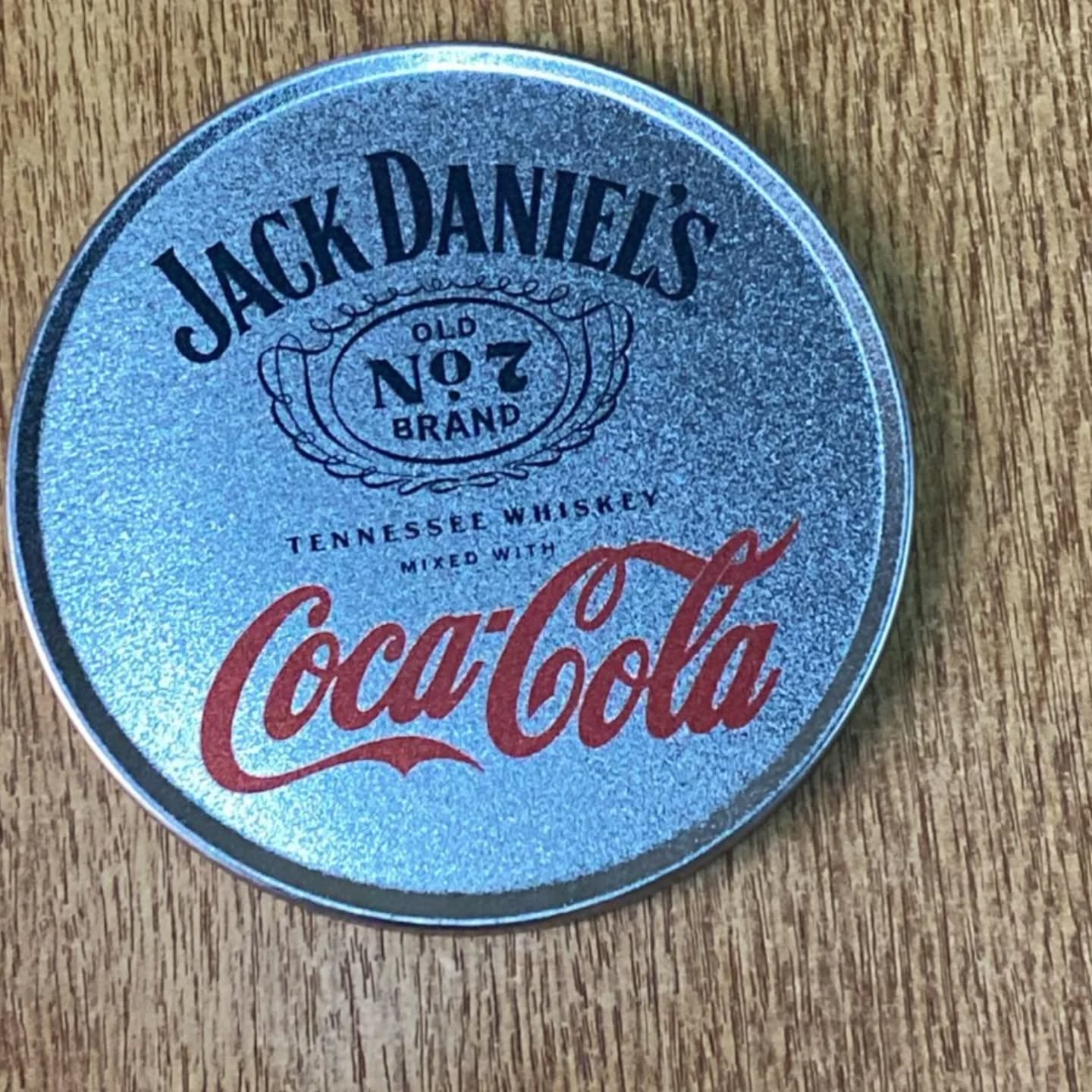 Posavasos aluminio. Impresión.digital.
Andina♡♡♡♡♡