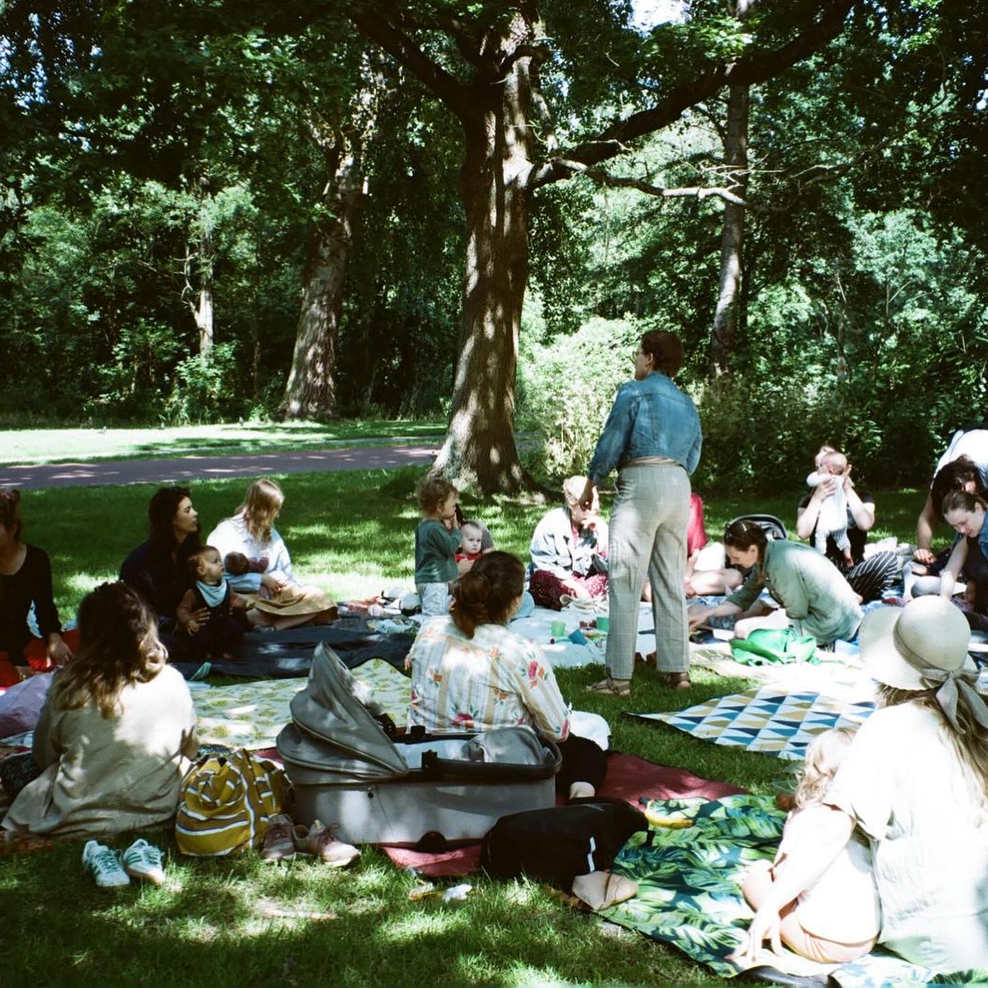 Moments from @thelabourdept picnic beautifully captured by @luagrimalt.