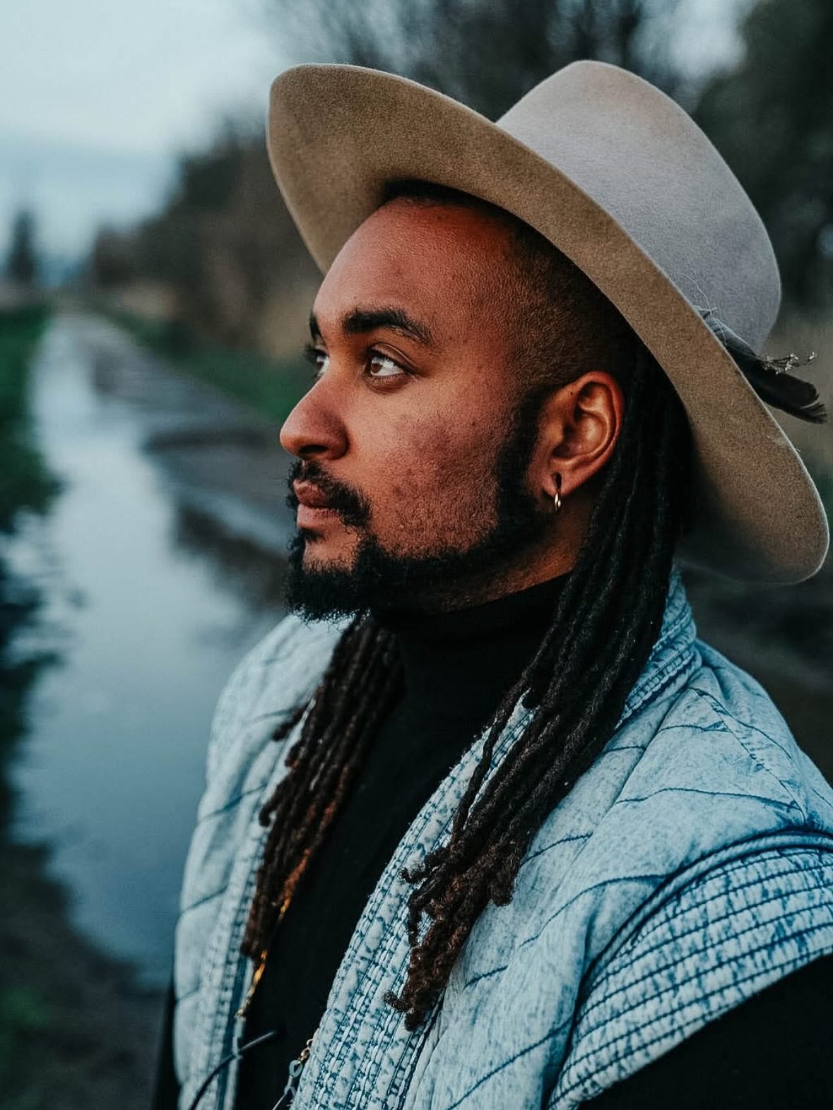 For my birthday this year (July 17th) on July 16th, 17th and 24th I’ll be debuting three incredible prayers to community in the form of dj sets. This is a gift I’m so excited to give this year!! 🎁✨
These sets are ABSOLUTE BANGERS 🔥😍and one of the coolest parts of these prayers is that they are all connected! Each set goes into the next one. One continuous prayer over two weeks ✨
I’ll be accompanied with live vocals and violin by @softfirearts 😍🎉
And the one and only @alyxsomas will be teaching a workshop beforehand and doing the opening. We’ll also be joined by my bff and cousin Max Rose (last photo from the other day at pride 🏳️🌈) duchess extraordinaire 🔥👑.
Enjoy these shots of me a couple weeks ago djing my July 17th set to the sunrise taking some solo time in the desert outside Moab.
Mark your calander for - Light of the Mountain • 30XAroundtheSun Tour!
@softfirearts is an ABSOLUTE QUEEN -
don’t miss her visit from Canadaaaa 🇨🇦💫
This is my gift to you.
Come ready to lift off. 🚀
Come celebrate 30 years of life, love, and liberation through sound. 💖
JULY 16th - @peninsula.ecstatic.dance
JULY 17th - @omcultureseattle
JULY 24th - @dancetemplesaltspring
Photos of me by @riserootedphotography 💓😘