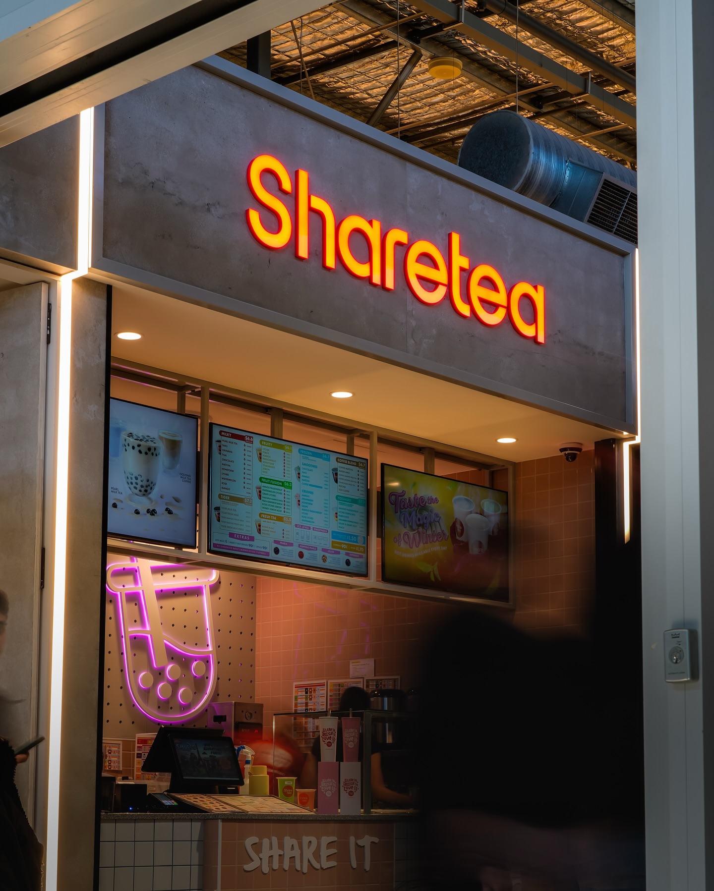 Dropped in to see the latest ShareTea store open at DFO Brisbane that we completed a while ago.
Another quality project installed by the Evolve team π₯