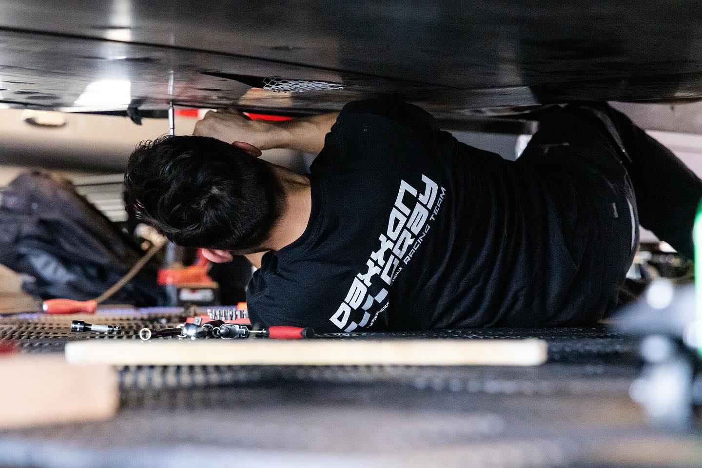 The car doesnāt run without the people who build it, tune it, pit it, and protect it.
š” Take care of your crew, and theyāll take care of the car & the driver.
Build trust, and theyāll grind through 16-hour days with prideānot resentment.
And when it matters most?
They show up not just as workersābut as warriors.
This is what true team culture looks like.
Driver + Crew = One unit.
One mission.
One win.
šø @emomphoto
#CrewFirst #RaceTeam #DaxxonGrayMotorsport #IMSA #MotorsportCulture #BehindTheScenes #PitCrewLife #FemaleOwned #RacingWithHeart