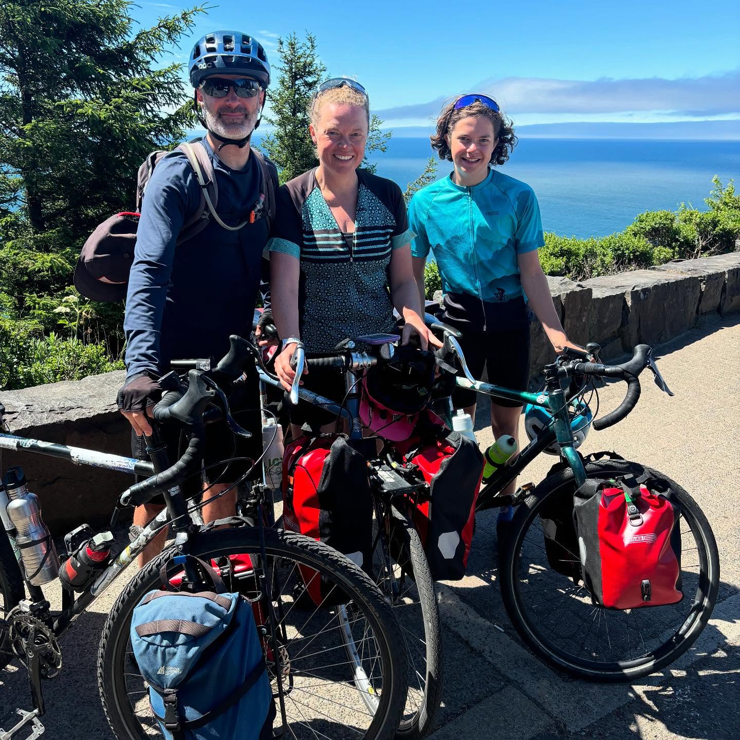 The Oregon Coast was showing off all of its beauty today! A great day with a tailwind, beautiful lunch spots, a great hiker-biker site at Cape Lookout, and a super interesting tour of Tillamook Creamery (it’s right up there with the best ice creams we have ever had!). Life is good :)
#oregon #oregoncoast #oregoncoastbikeroute #bikepacking #biketouring