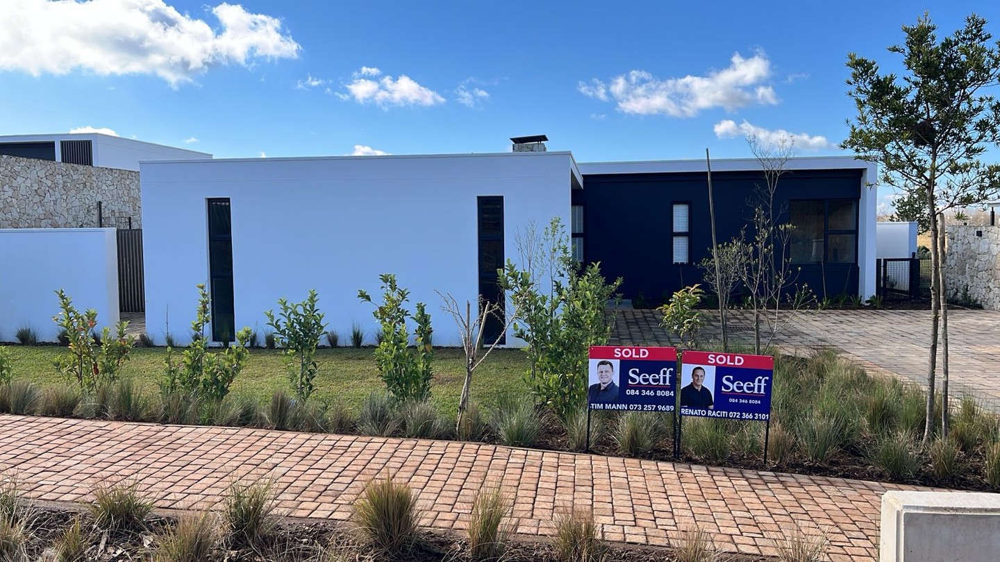 Another Orchard Home sold at The Avenues Estate!
Congratulations to our newest buyers on securing their place in Hilton’s most sought-after neighbourhood — designed for comfort, connection, and modern estate living. An exciting chapter awaits!
Thank you to @seeff_midlands for making moments like these possible through expert guidance and care.
Curious about available plots or homes at The Avenues?
Contact Seeff Midlands on 084 346 8084.
#TheAvenuesEstate #HiltonLiving #JustSold #EstateLife #PropertyInvestment #SeeffMidlands #NewBeginnings