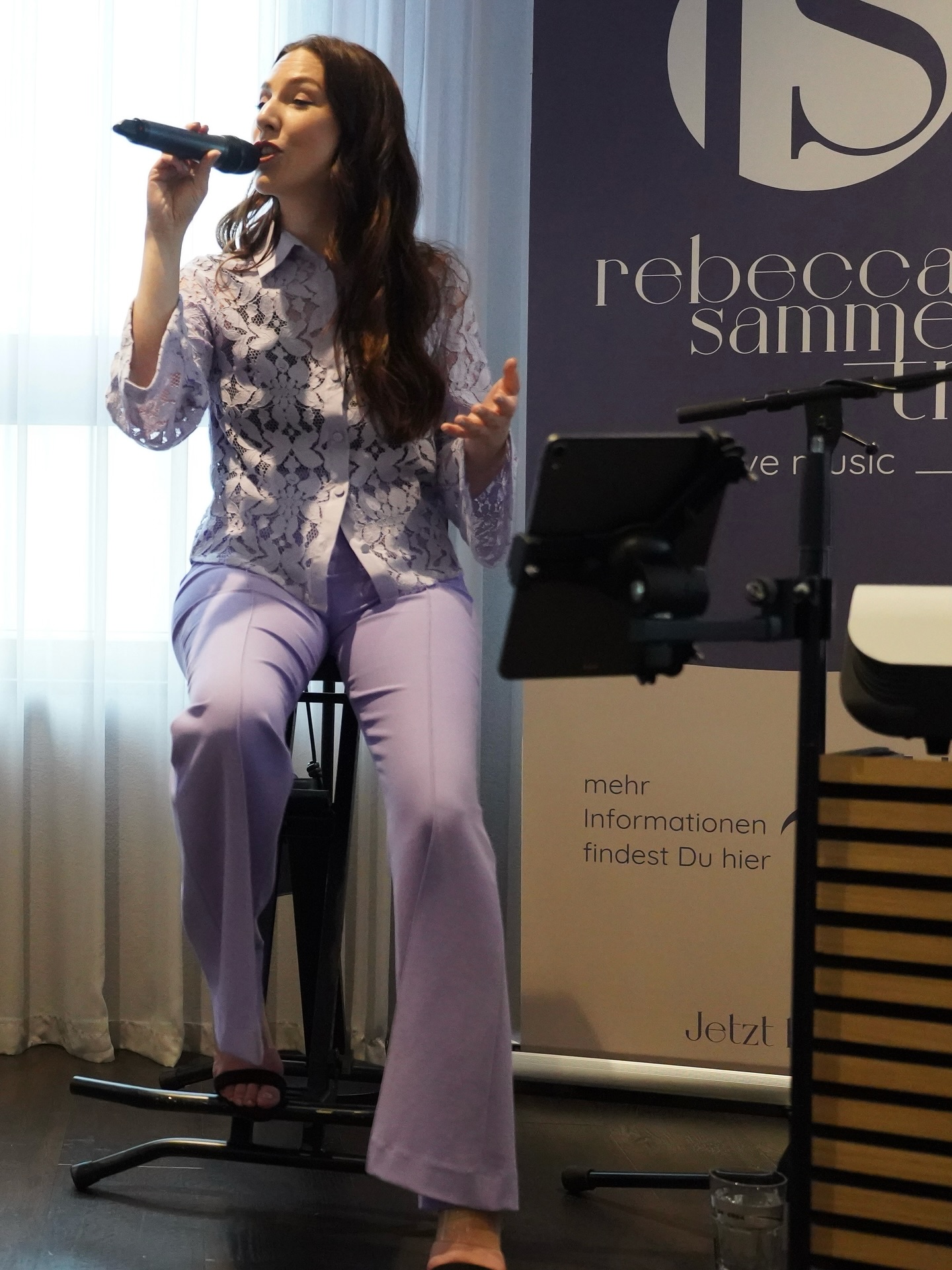 🎶🎤🎶 Danke @an.dreaw.photography für die Bilder! #livemusik #livemusikstuttgart #trio #rebeccasammettrio #eventband #sängerin #hochzeitssängerin