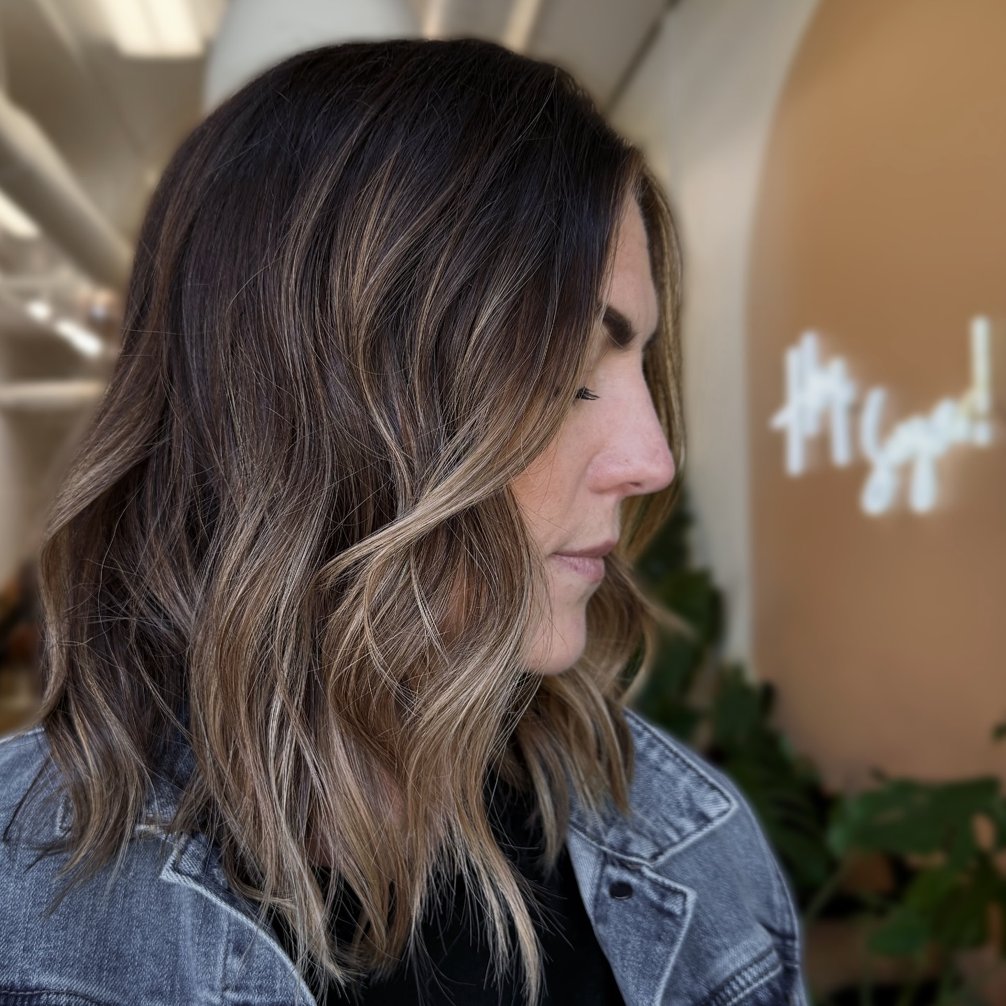 Just some rich dimension and a fresh cut 💜
Service: Maintain highlight + root touchup
Maintenance: every 2-4 months