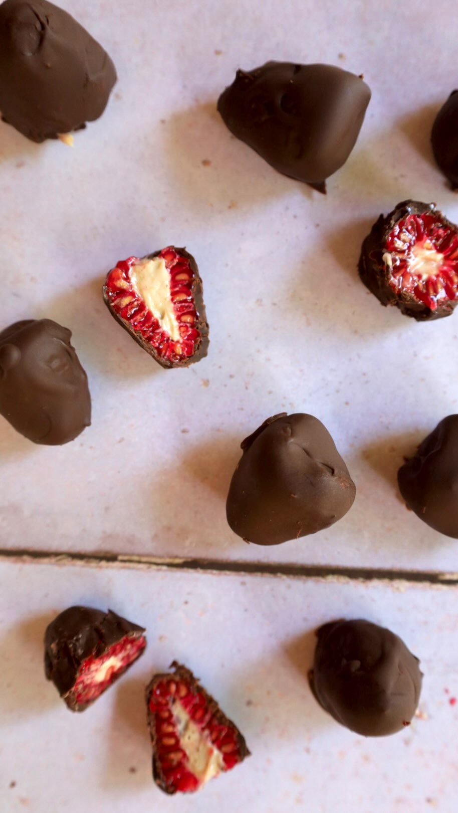 Yoghurt filled, chocolate covered raspberries. Such a delicious and refreshing treat.
Make a big batch and keep them in the freezer for when you feel like a sweet treat, but still want to keep it a bit healthier.
FOR THE FILLING mix
35g Greek-style yogurt
10g @soaringfreesuperfoods mesquite powder
1 tbsp maple syrup (optional)
10 -12 large raspberries
Add the mixture to a piping bag (Or makeshift like I did using a ziplock bag) and fill each raspberry. Place the filled raspberries in the freezer until the yoghurt is set. Once set, melt about 60g (or more) dark chocolate and dip or coat each berry with the melted chocolate. Place them back in the freezer for a few minutes to set the chocolate. Store in a the freezer or fridge (for a softer filling texture).
#filledraspberries #healthylifestyle #healthierdessert #mesquite #plantbased