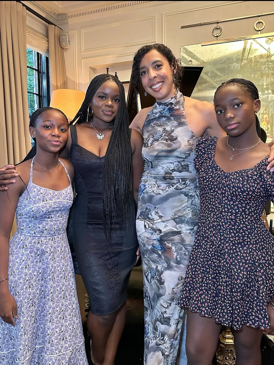 Celebrated Pride with my gorgeous students, plus an amazing guest performance by @younger________ ! 💛🏳️🌈🎹🏳️🌈💛 So proud of Stella, Estere and @mercyjames__ for their creativity, hard work and grace. Thank you @madonna for trusting me with your talented girls! P.S. Check out the twins’ original song💛😄
#piano #madonna #loveislove #happypride