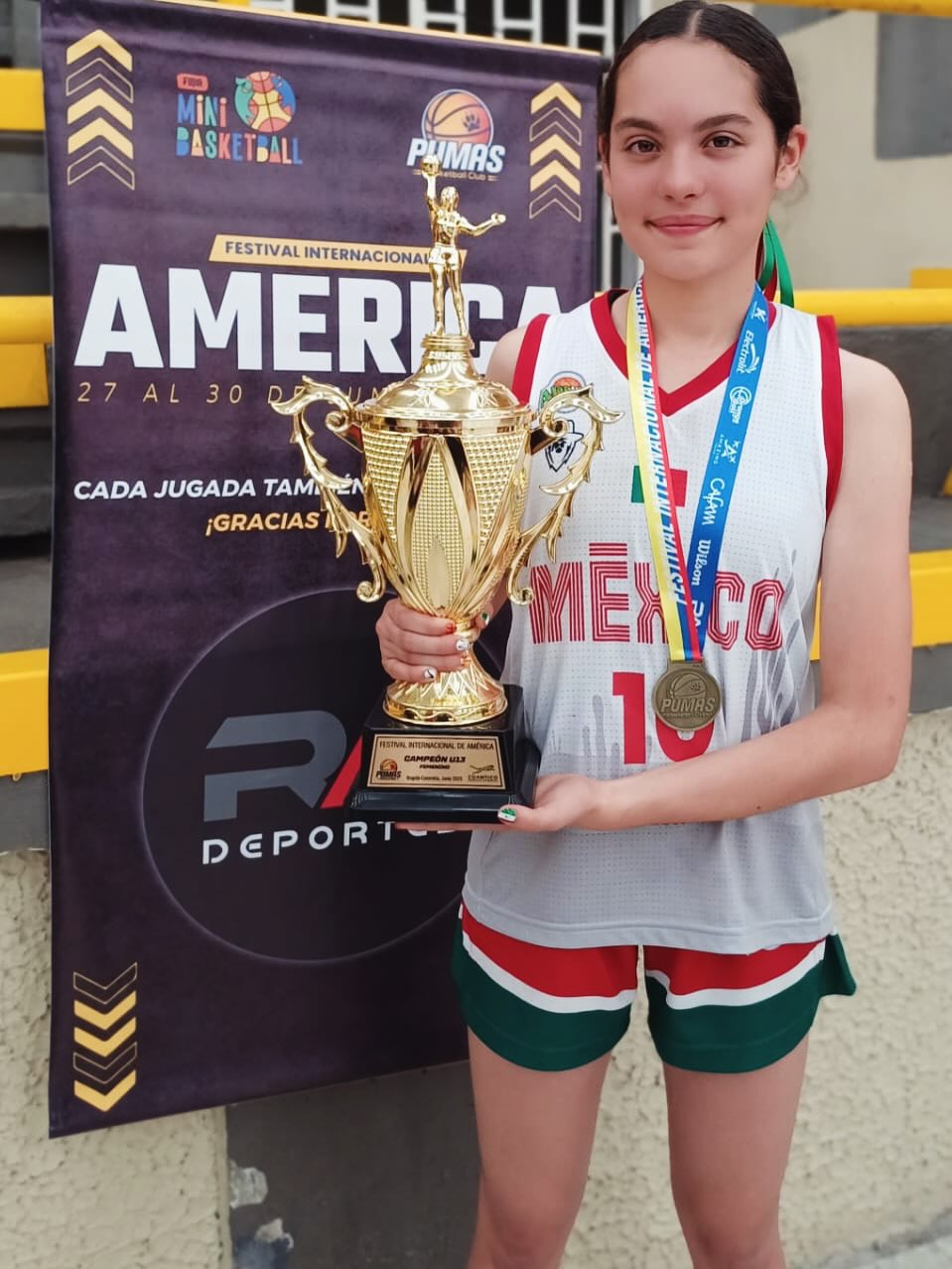 Felicidades a Ángela y a México por su campeonato🏆🏀⛹🏼♀️ en el Torneo Internacional de las Americas en Colombia🇨🇴!!!
Estamos muy orgullosos de ella, su equipo, su familia, su ciudad y nuestro país!🇲🇽🥳⛹🏼♀️🏆
Que tu camino continúe con tantos logros, crecimiento y sobre todo experiencias de vida!♥️
@robles.fher
#basketballfemenil #campeonas #vamospormás