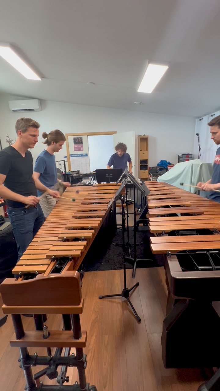 Next Saturday, we’re playing at @rietfestival!
Get ready for some beautiful music from Piazzolla, Glass, and more.
Come by, bring your ears and your good vibes — see you there, lovely people! 🎶✨