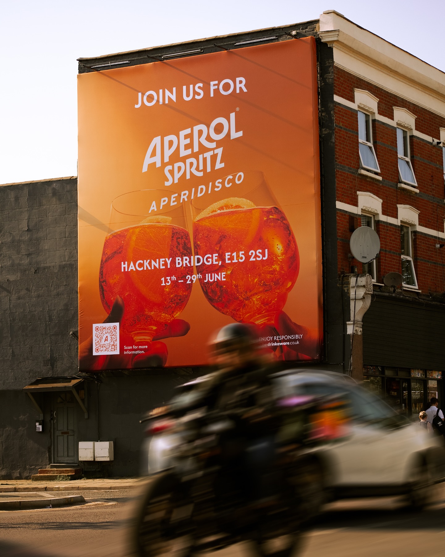 Aperol Spritz
project : OOH / bus & tram wraps
~
#advertisingagency #advertising #graphicdesign #design #ooh #outofhomeadvertising #outofhomemedia #vehiclegraphics #vehiclewrap #buswrap #aperol #aperolspritzuk #apérol #aperidisco