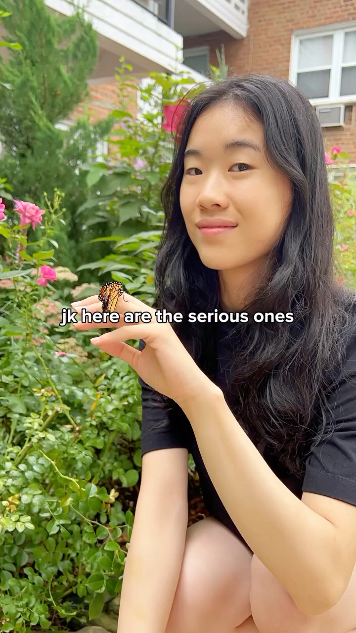 throwback to last summer!! but we’re getting ready to do it again in 1 week 🐛🦋
#monarchsmatter #monarchbutterflies #biodiversity #youthactivism #environmentalist #sisters #sisterhood #sisterdate #raisingbutterflies #environmentalconservation #nativespecies