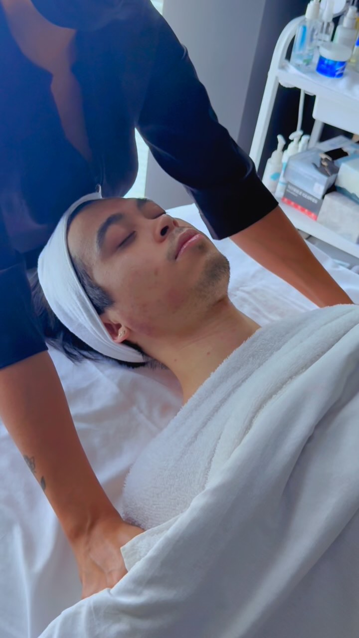You first ♡
#facials #skincare #fyp