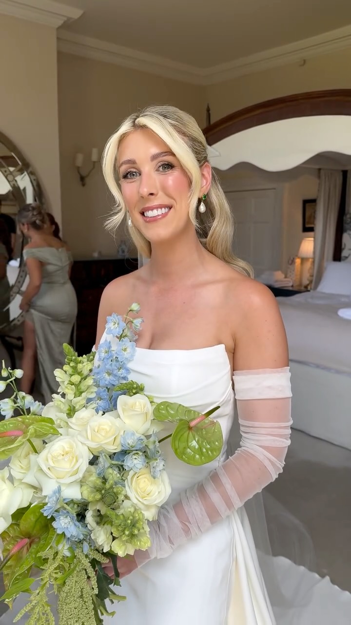 Reintroducing Mrs.B 🤍
Soft pinks and a modern natural matte eye for this princess ✨💍
It has been an honour, the most stunning bride and the most emotional and happy love filled morning 🤍
Hair by @darceymariahair 🫶🏼✨
