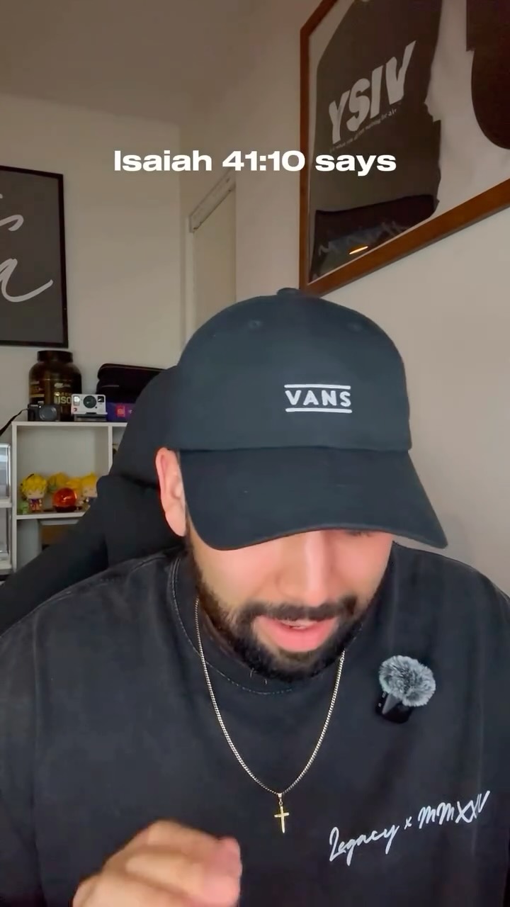 Isaiah 41:10 🕊️
Let go of the fear that’s been holding you.
God is already ahead of you, strengthening and guiding you.
You don’t have to carry it alone. He’s with you.