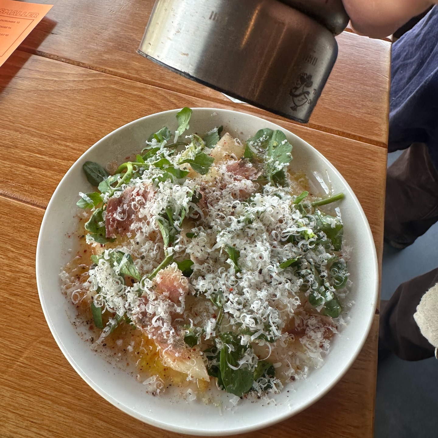 Big news: we’re now open on Wednesday nights — starting tonight!
Come get into this beauty: Korean melon, aged country ham, watercress, and way too much pecorino (just how we like it).
Weeknight plans = solved.
#ILoveMetairie
#PecorinoParty
#HamItUp
#MelonDramatic
#OpenOnWednesdaysNowBabyyyy
#DrJonesNOLA
#MetairieEats