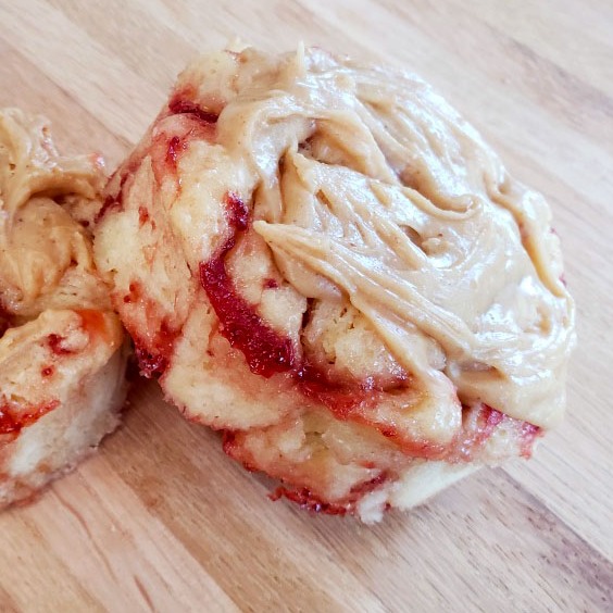 A delicious buttery vanilla sourdough scone veined with wonderfully sweet strawberry jam and topped with a rich peanut butter glaze as the coup de grâce. You can’t get any more American then PB&J!
Happy 4th of July! The day we celebrate our independence from England as a nation and a day that @blubrierpatisserie celebrates turning a British classic American.
How are you celebrating?
#4thofjuly #independanceday #microbakery #localbusiness #microbakery #sourdough #lynchburgva #forestva #blubrierpatisserie