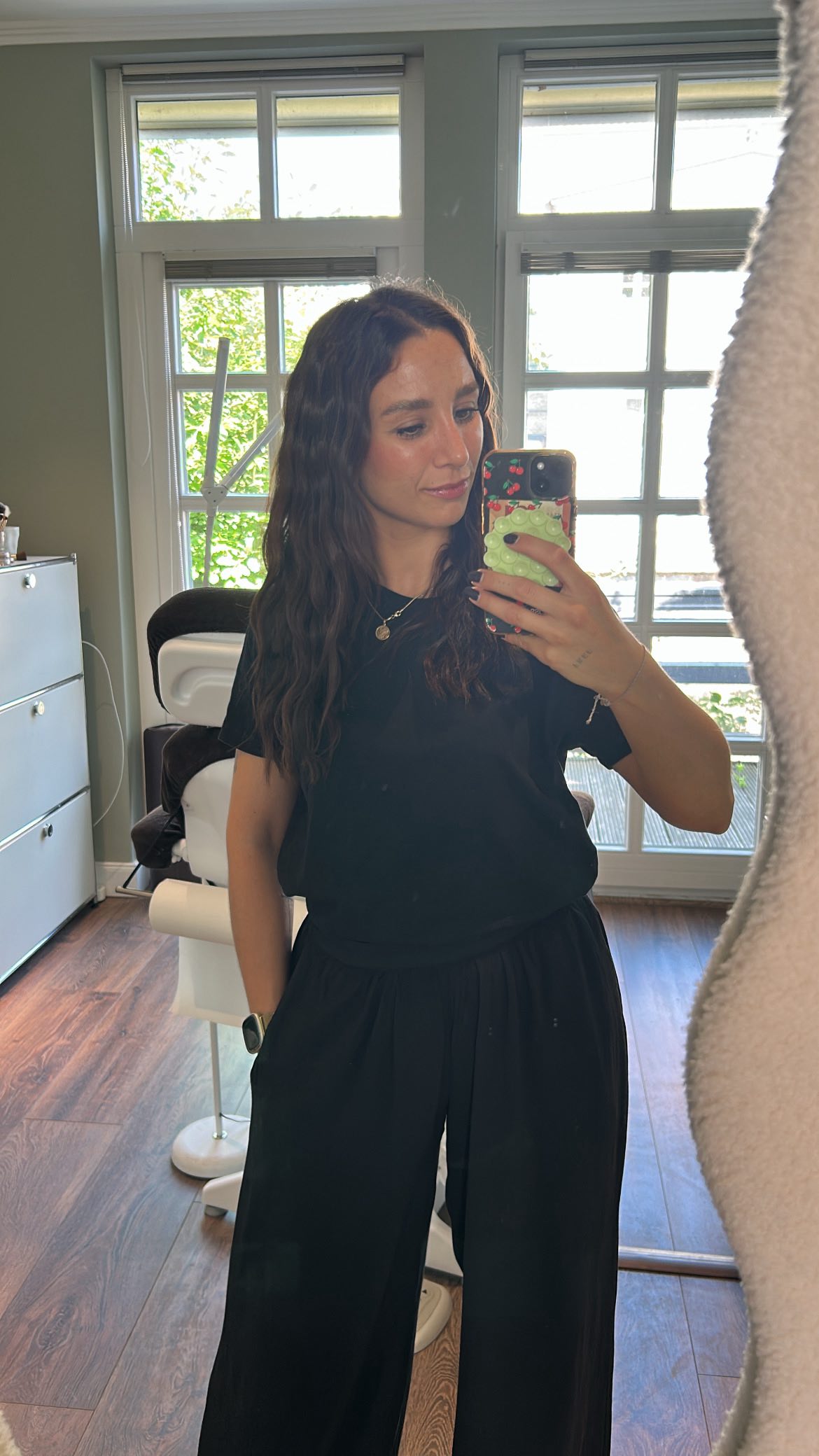 Auch im Urlaub:
Brows first. Sonnenbaden second 🧡
Ich genieße noch ein paar letzte Tage Dolce Vita – ab dem 07. Juli bin ich wieder zurück im Studio und freu mich auf Euch!
🧖🏽♀️ Brow Dates im Juli & August? Einfach über den Link in meiner Bio buchen ☀️
#browsalwaysonpoint #srudioblueneburg #beautybusinessontour #selfcareandsunshine #lueneburgbeauty #pmuartist #vacation