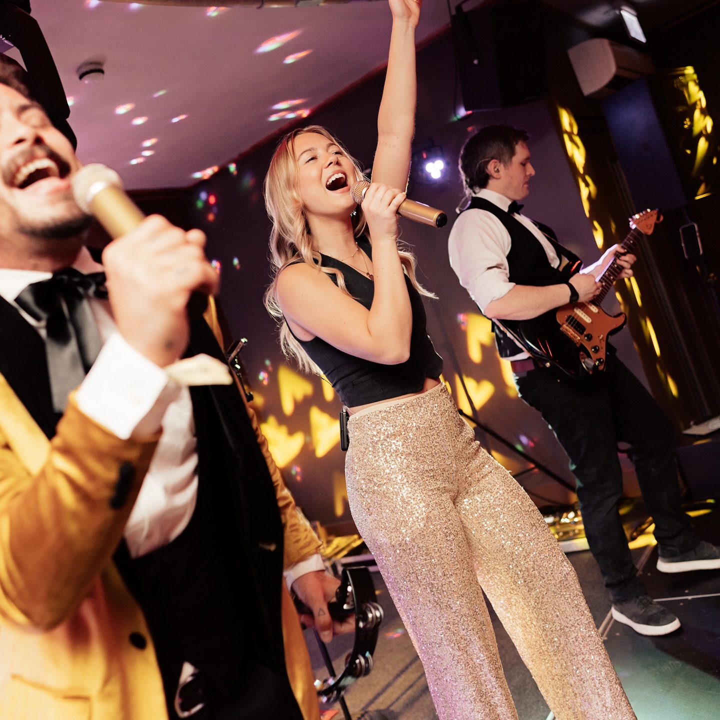 How much fun can you fit in one night? A helluva lot! Jess & Blair - you were absolute belters! 💃🕺🪩 Unreal shots from the incredible 📸 @alextentersphotography 🙏🙏
@alexbrownweddings 
@elmorecourt 
#Tuxfizz #ukweddingband #barnwedding #cotswoldwedding #weddingmusic #firstdance #firstdanceinspo #ukweddingplanning #weddinginspo #weddingcover #romanticweddingmusic #firstdancesong #firstdanceroutine #weddingband #functionband  #weddingsinger #twia #bridalgown #weddingsdress #weddingdancefloor #weddingdances #weddingdancechoreography