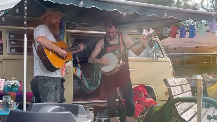 Just singing in the rain! and checking out the folk funkadelic at @mariposafolkfestival
